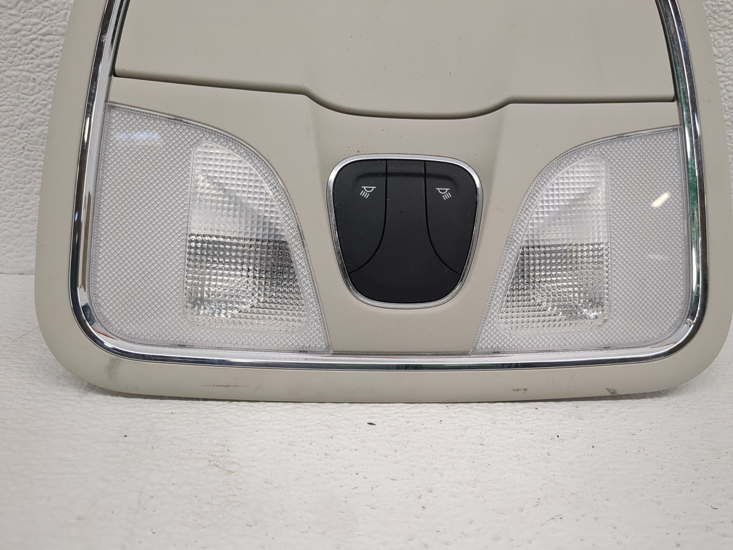 2017 Jeep Cherokee Overhead Roof Console - Oemusedautoparts1.com