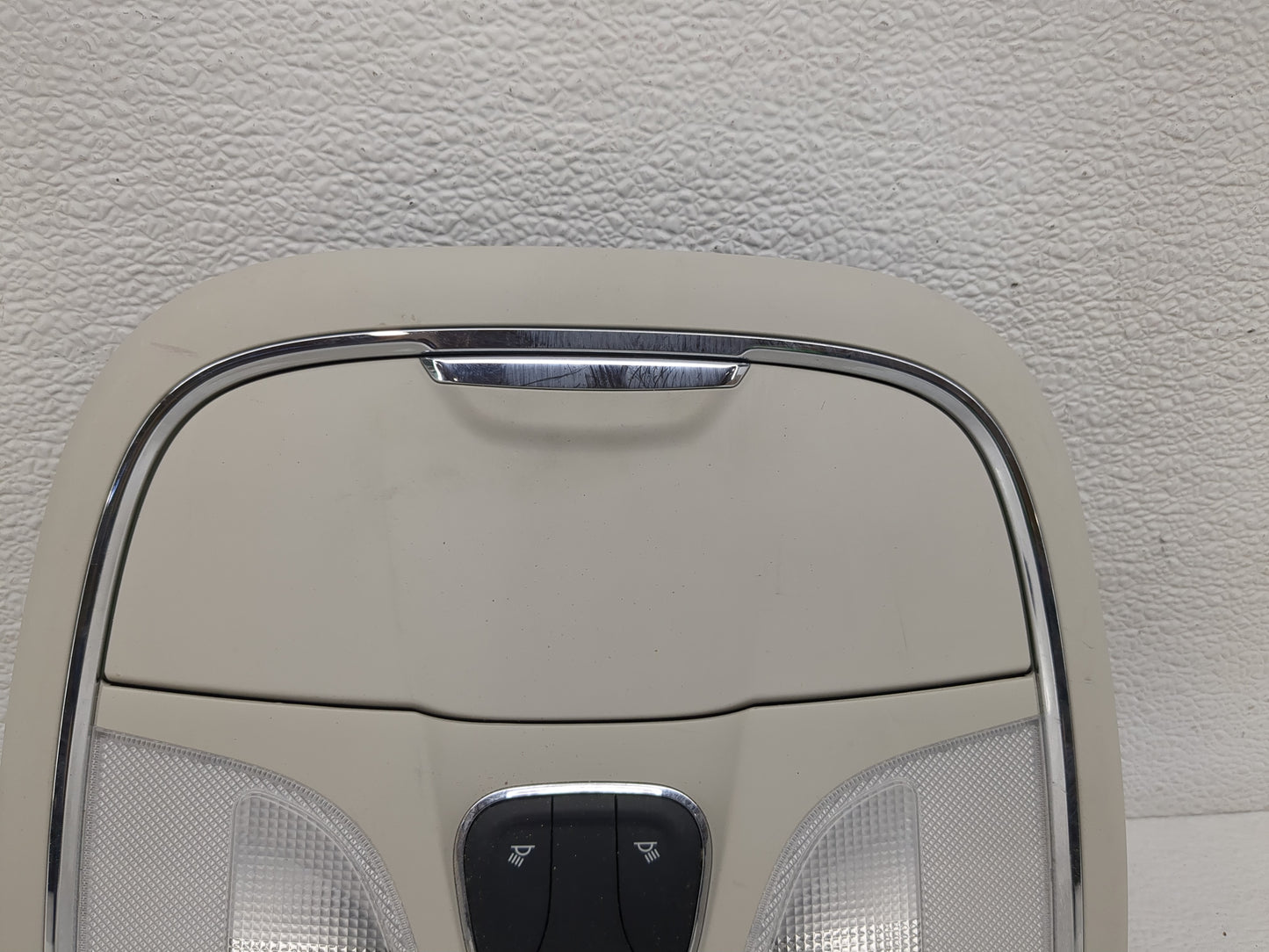 2017 Jeep Cherokee Overhead Roof Console - Oemusedautoparts1.com