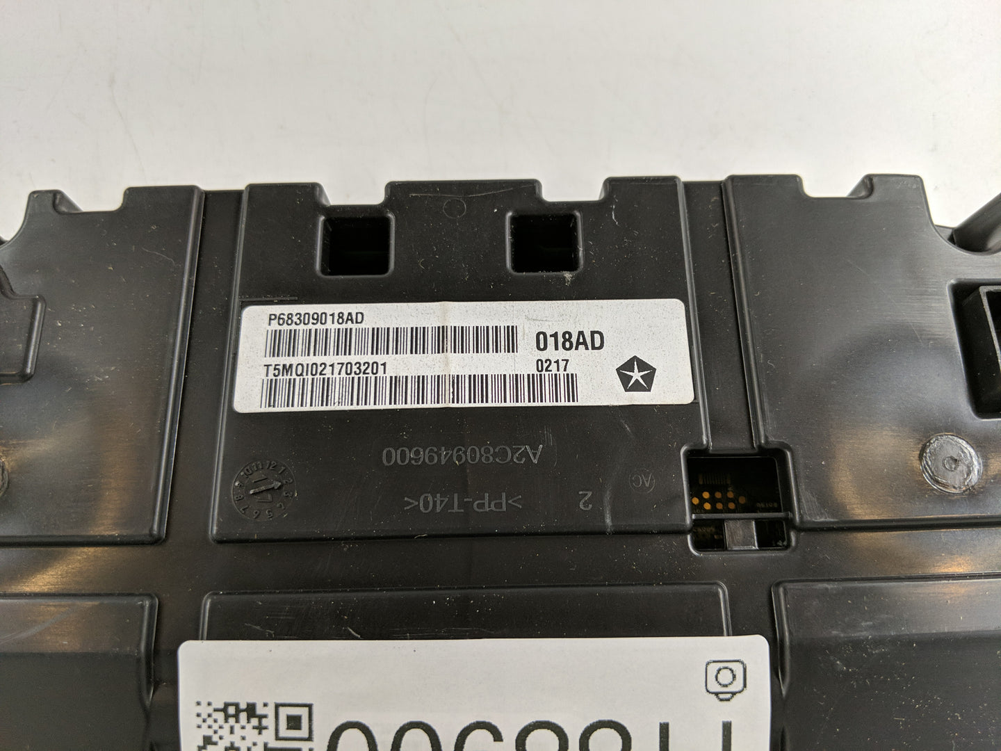 2017-2018 Jeep Cherokee Instrument Cluster Speedometer Gauges P/N:A2C80949600 P68309018AD Fits Fits 2017 2018 OEM Used Auto 
