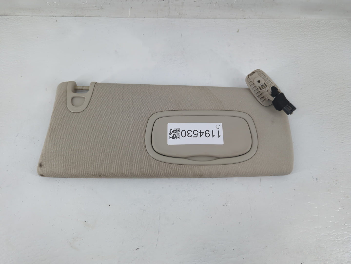 2014-2018 Jeep Cherokee Sun Visor Shade Replacement Passenger Right Mirror Fits Fits 2014 2015 2016 2017 2018 OEM Used Auto 