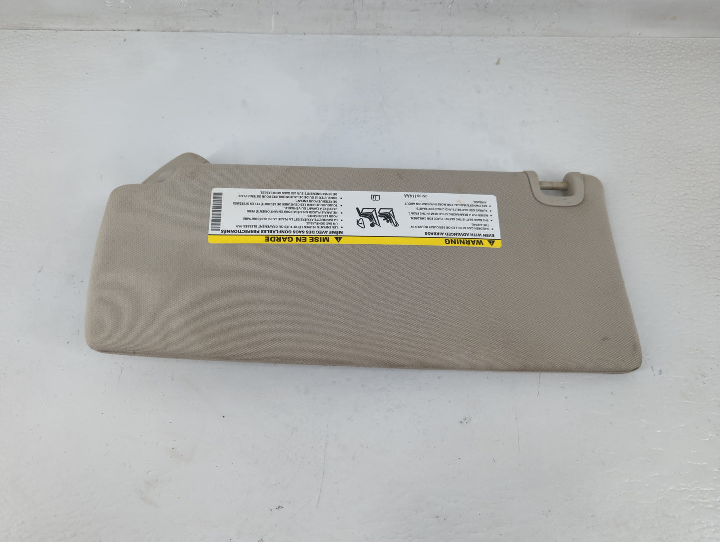 2014-2018 Jeep Cherokee Sun Visor Shade Replacement Passenger Right Mirror Fits Fits 2014 2015 2016 2017 2018 OEM Used Auto 