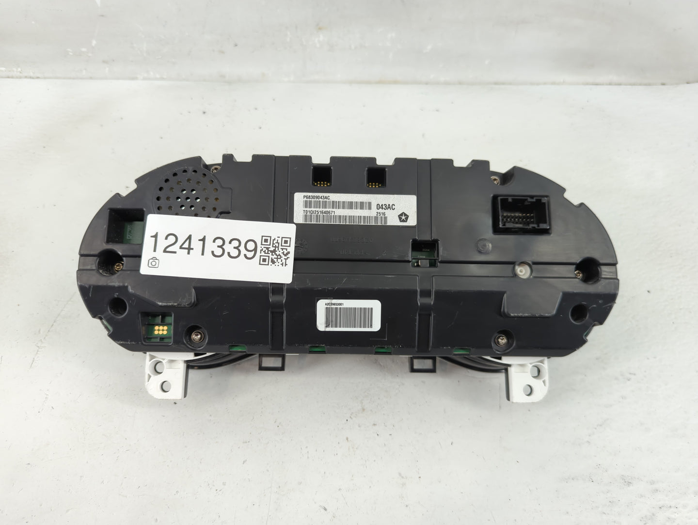 2017-2018 Jeep Cherokee Instrument Cluster Speedometer Gauges P/N:P68309043AC Fits Fits 2017 2018 OEM Used Auto Parts - Oemu