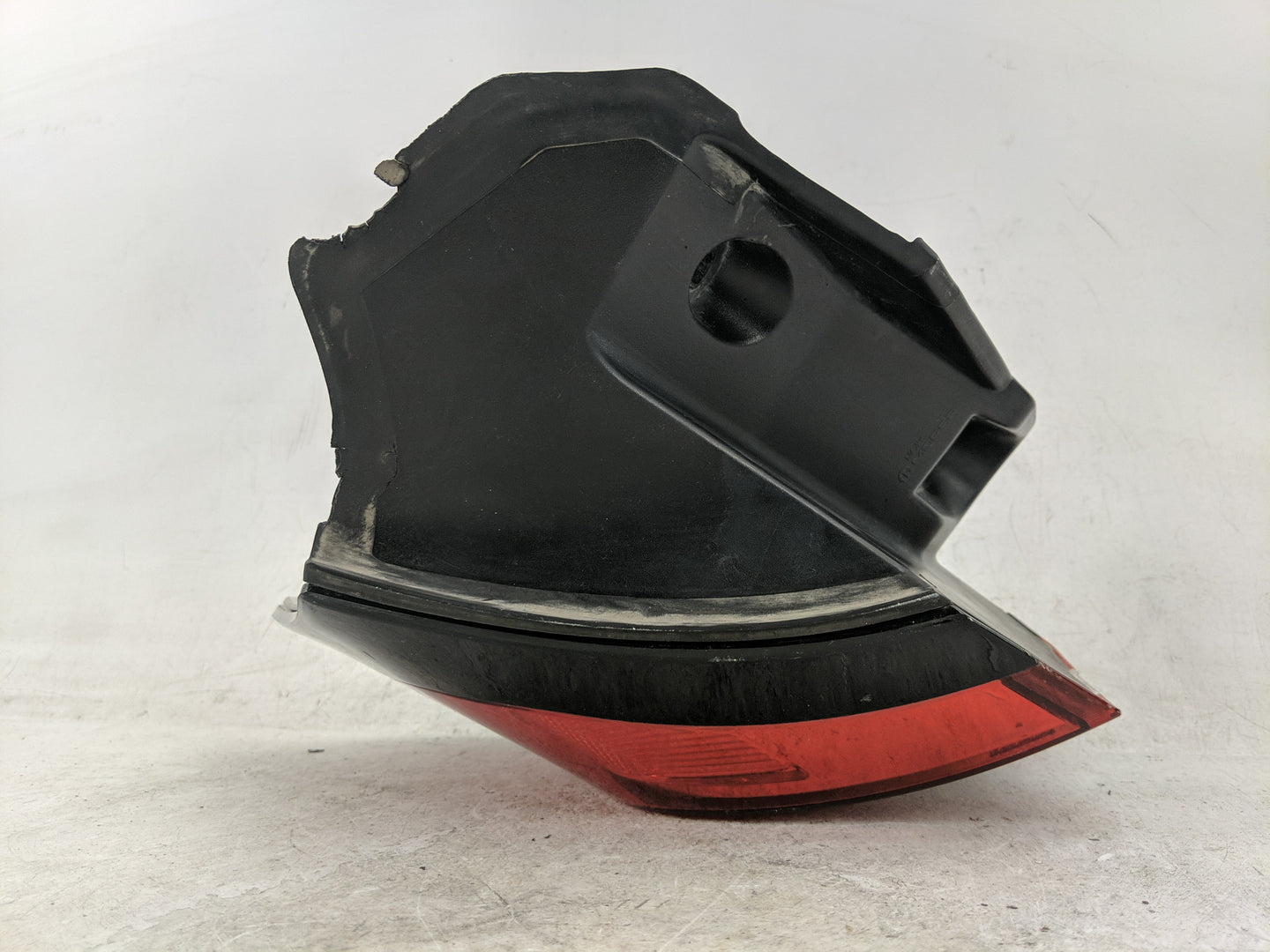 2014-2018 Jeep Cherokee Tail Light Assembly Driver Left OEM Fits Fits 2014 2015 2016 2017 2018 OEM Used Auto Parts - Oemused
