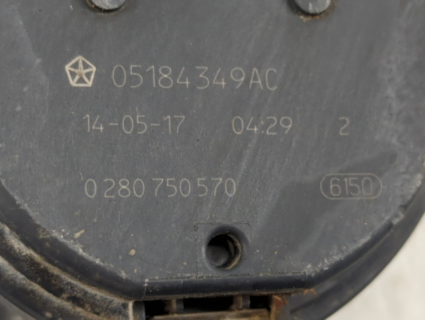 2014-2022 Jeep Cherokee Throttle Body P/N:0 280 750 570 05184349AC Fits OEM Used Auto Parts - Oemusedautoparts1.com