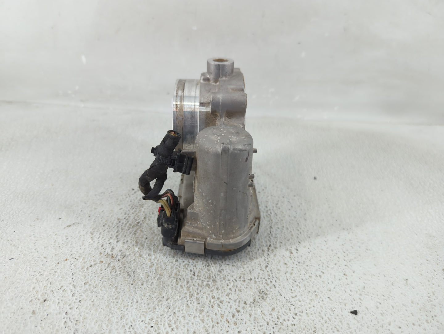 2014-2022 Jeep Cherokee Throttle Body P/N:0 280 750 570 05184349AC Fits OEM Used Auto Parts - Oemusedautoparts1.com