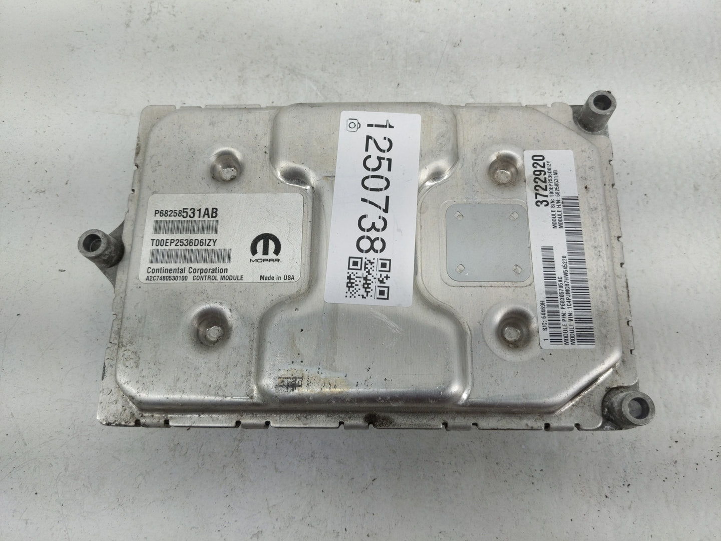 2016-2017 Jeep Cherokee PCM Engine Control Computer ECU ECM PCU OEM P/N:P68305705AC P68258531AB Fits Fits 2016 2017 OEM Used