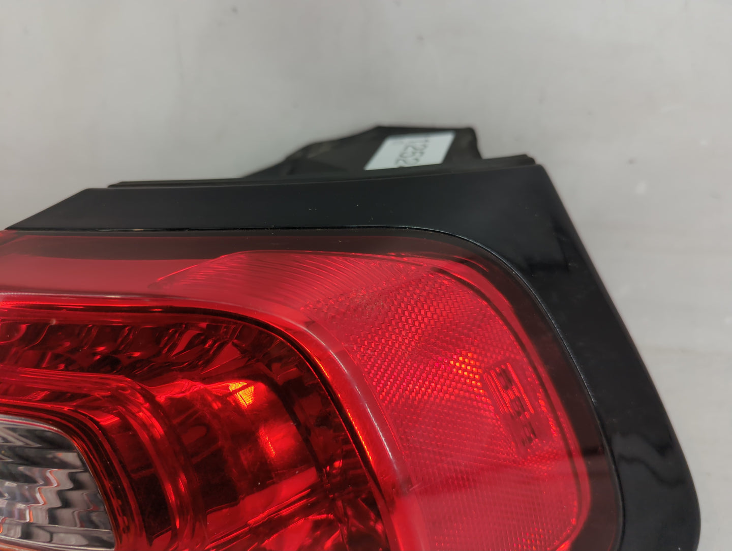 2014-2018 Jeep Cherokee Tail Light Assembly Passenger Right OEM P/N:68102906AE Fits Fits 2014 2015 2016 2017 2018 OEM Used A
