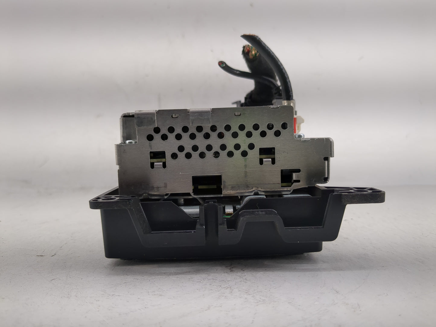 2017 Jeep Cherokee Radio AM FM Cd Player Receiver Replacement P/N:P68292885AB Fits OEM Used Auto Parts - Oemusedautoparts1.c
