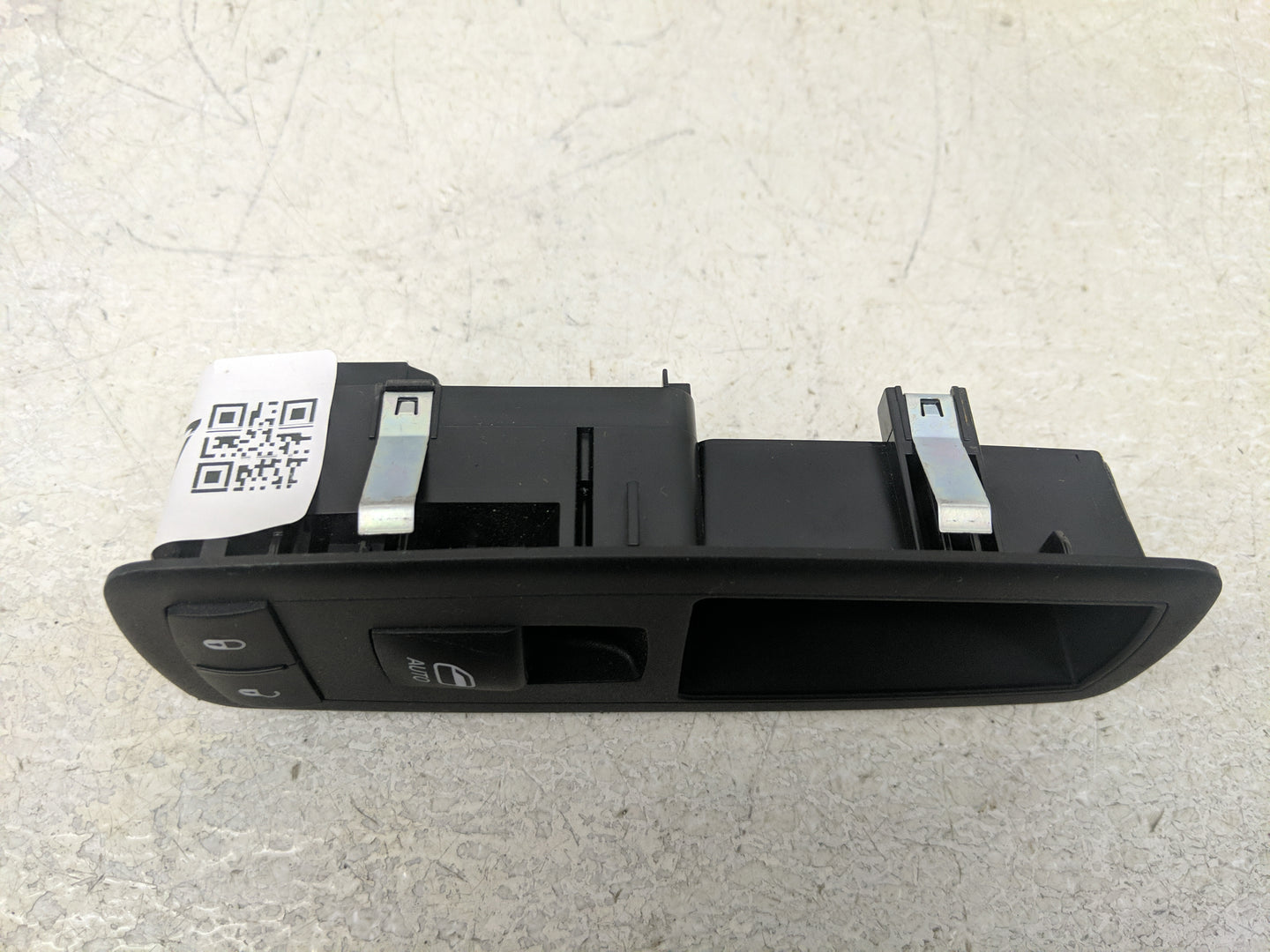 2017 Jeep Cherokee Fusebox Fuse Box Panel Relay Module P/N:68268251AC Fits OEM Used Auto Parts - Oemusedautoparts1.com