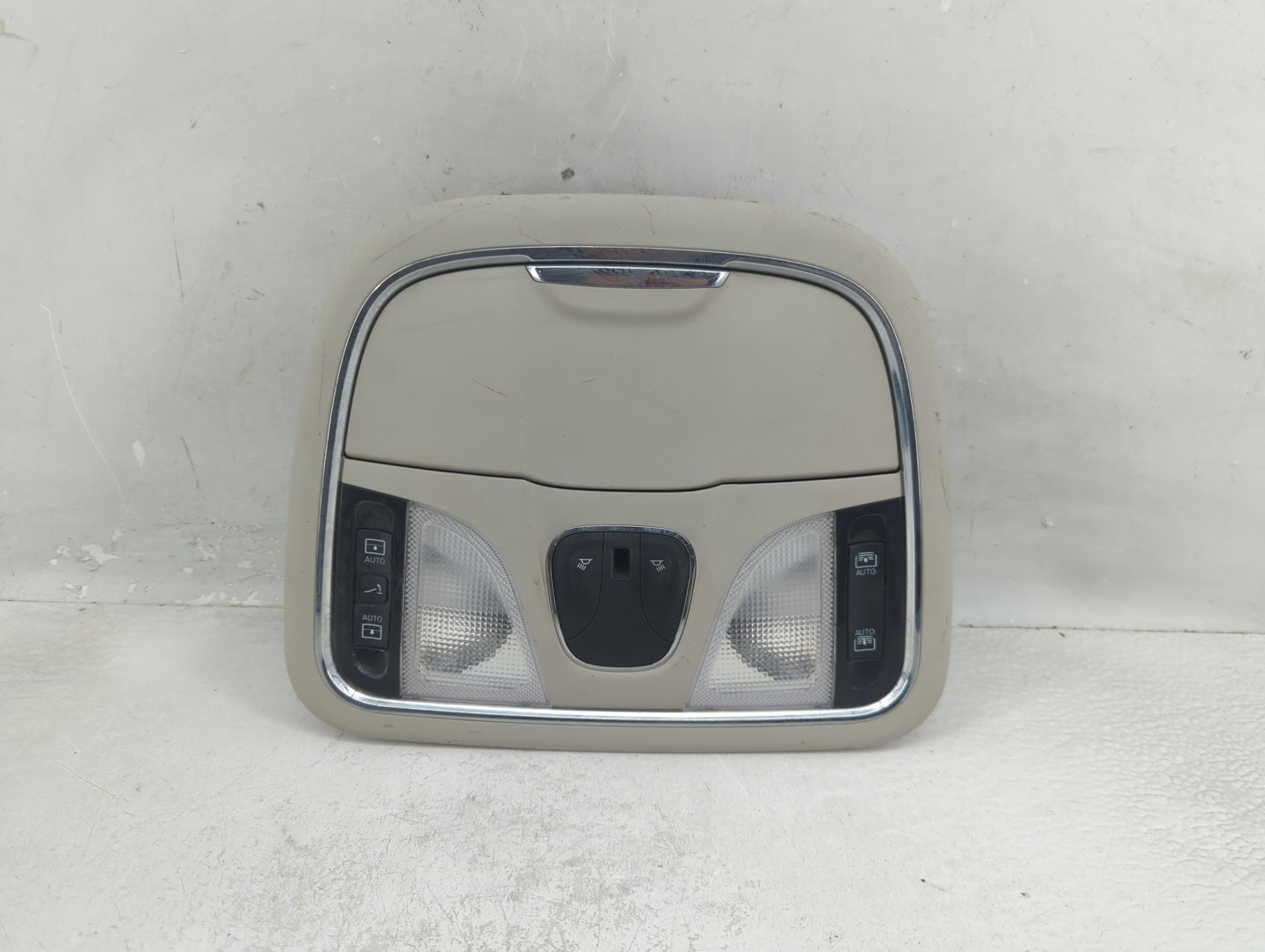 2017 Jeep Cherokee Overhead Roof Console - Oemusedautoparts1.com