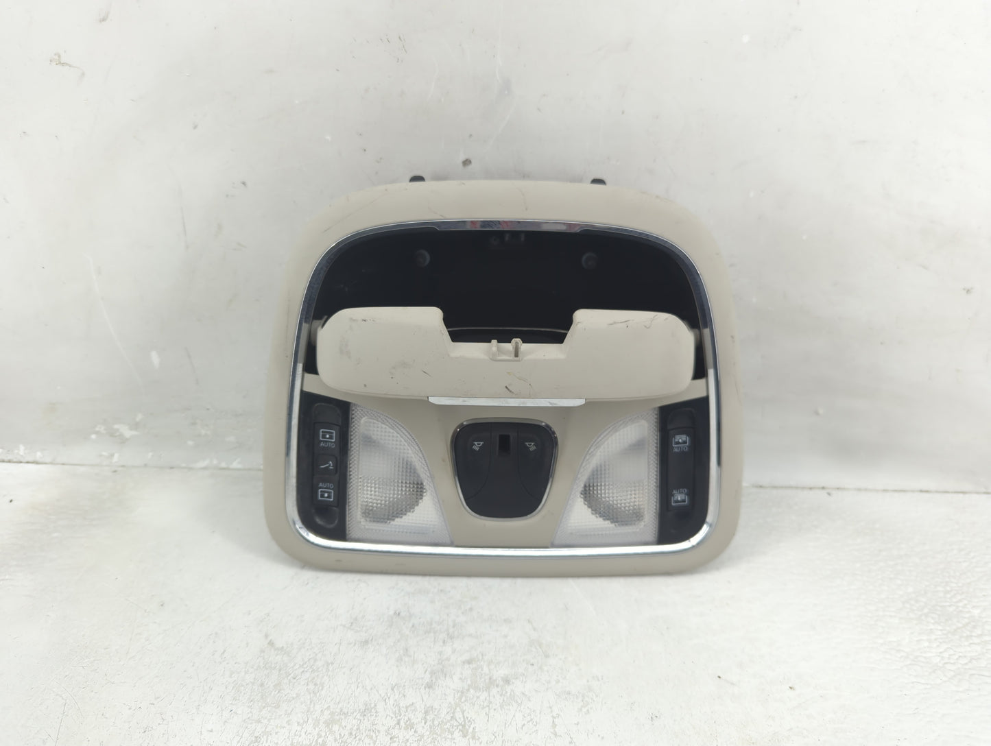 2017 Jeep Cherokee Overhead Roof Console - Oemusedautoparts1.com