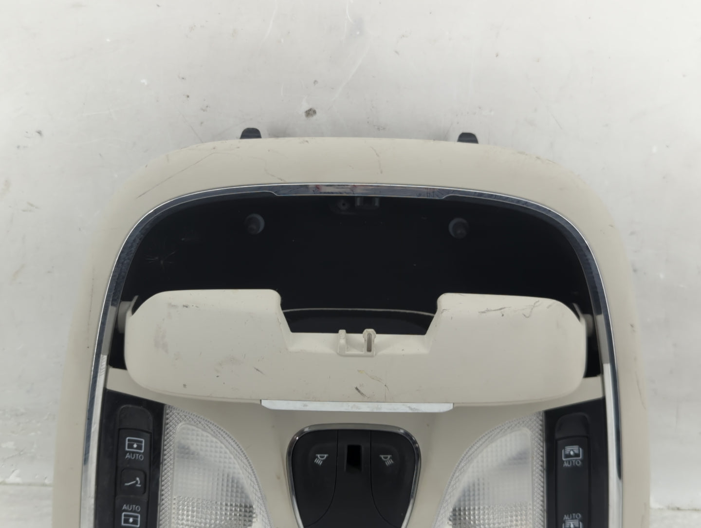 2017 Jeep Cherokee Overhead Roof Console - Oemusedautoparts1.com