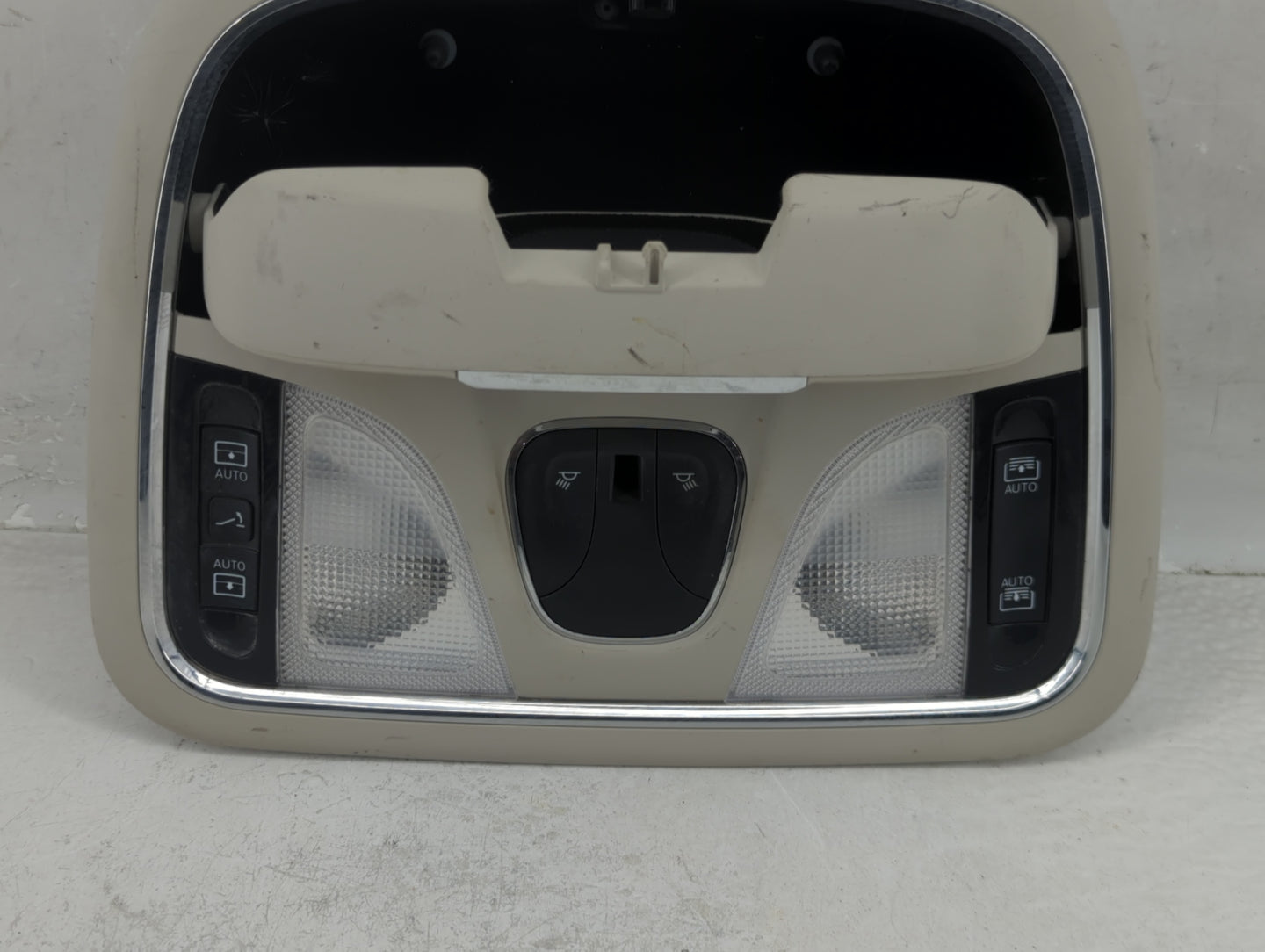2017 Jeep Cherokee Overhead Roof Console - Oemusedautoparts1.com