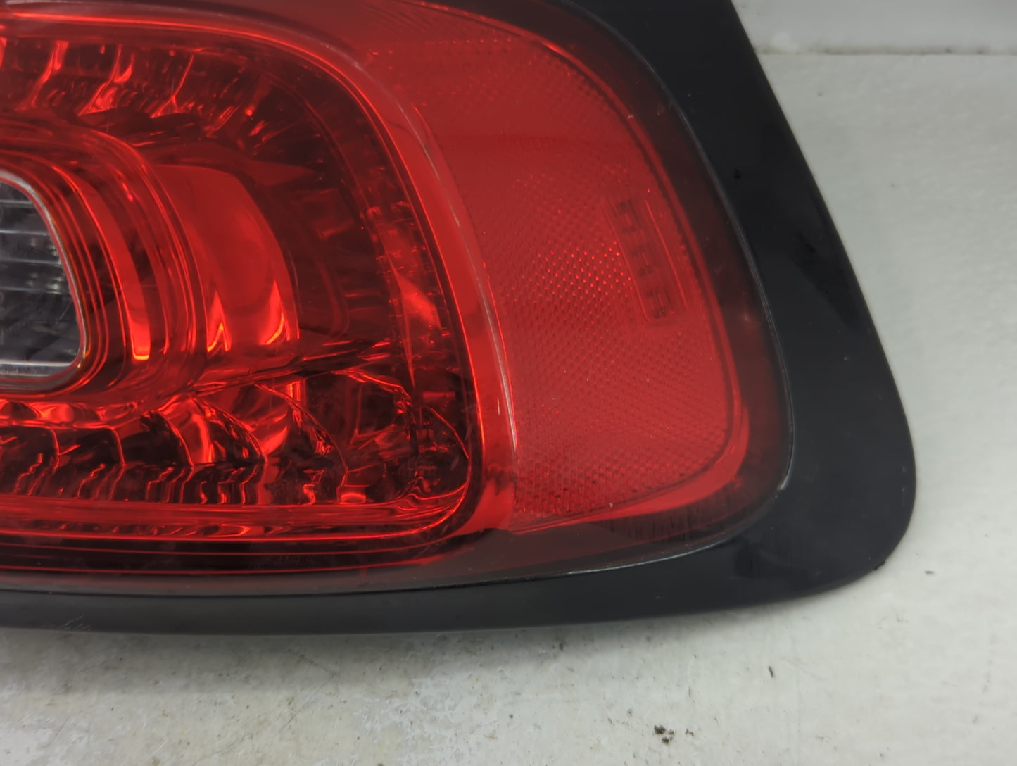 2014-2018 Jeep Cherokee Tail Light Assembly Passenger Right OEM P/N:68102906AF Fits Fits 2014 2015 2016 2017 2018 OEM Used A