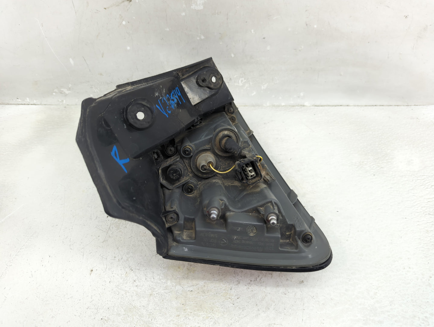 2014-2018 Jeep Cherokee Tail Light Assembly Passenger Right OEM P/N:68102906AF Fits Fits 2014 2015 2016 2017 2018 OEM Used A