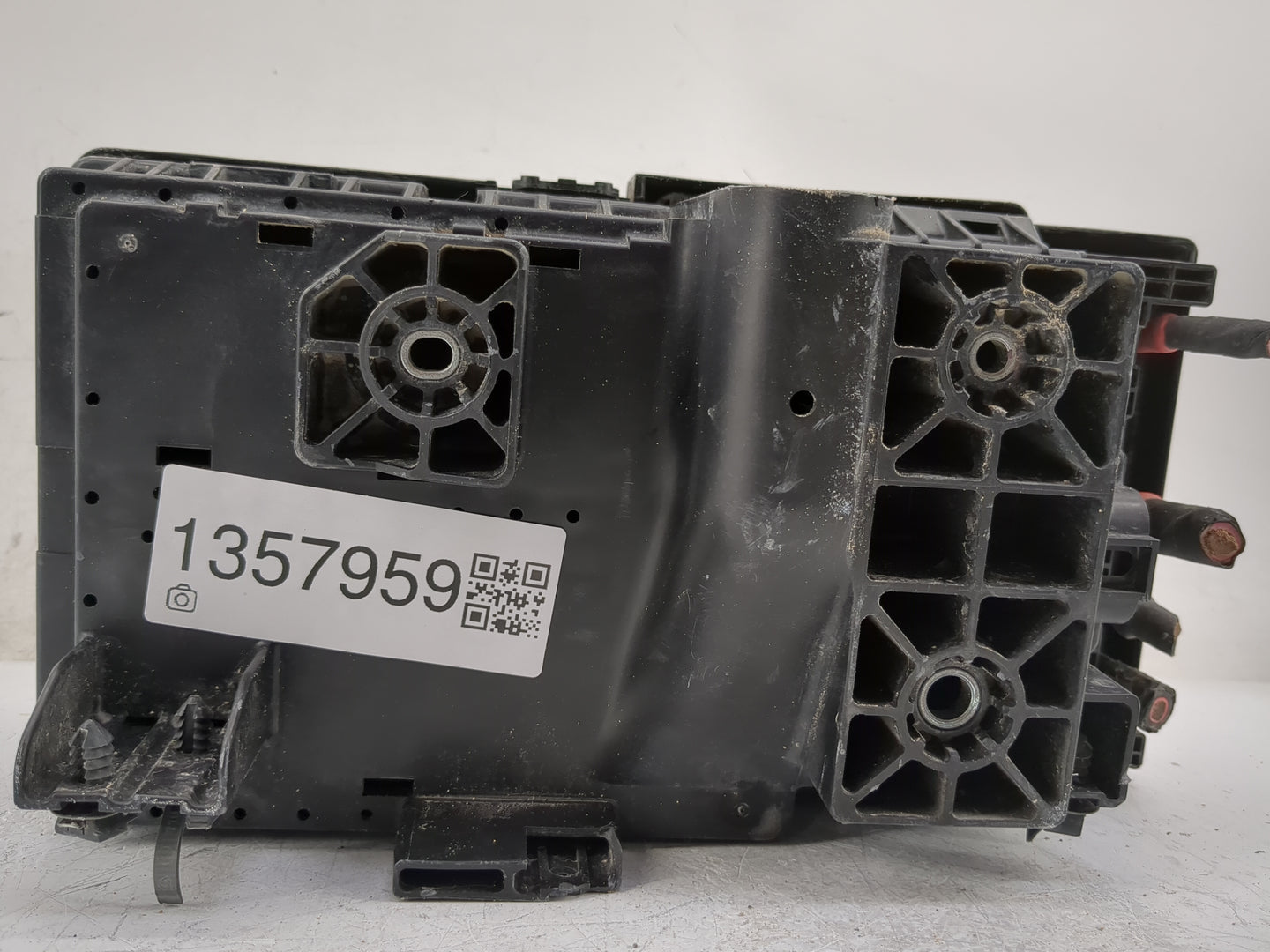2017 Jeep Cherokee Fusebox Fuse Box Panel Relay Module P/N:68351954AC Fits OEM Used Auto Parts - Oemusedautoparts1.com