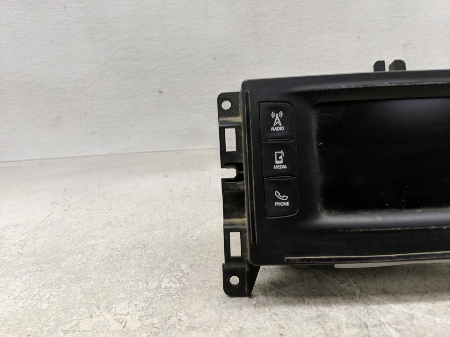 2017 Jeep Cherokee Radio AM FM Cd Player Receiver Replacement P/N:68292885AB Fits OEM Used Auto Parts - Oemusedautoparts1.co