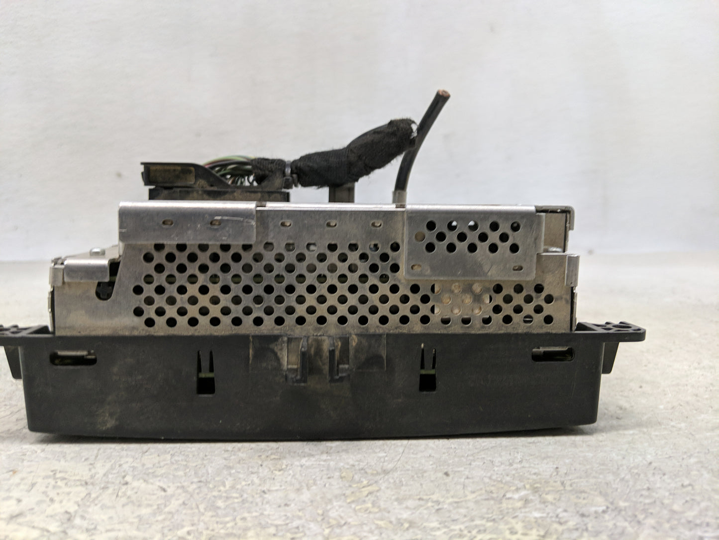 2017 Jeep Cherokee Radio AM FM Cd Player Receiver Replacement P/N:68292885AB Fits OEM Used Auto Parts - Oemusedautoparts1.co