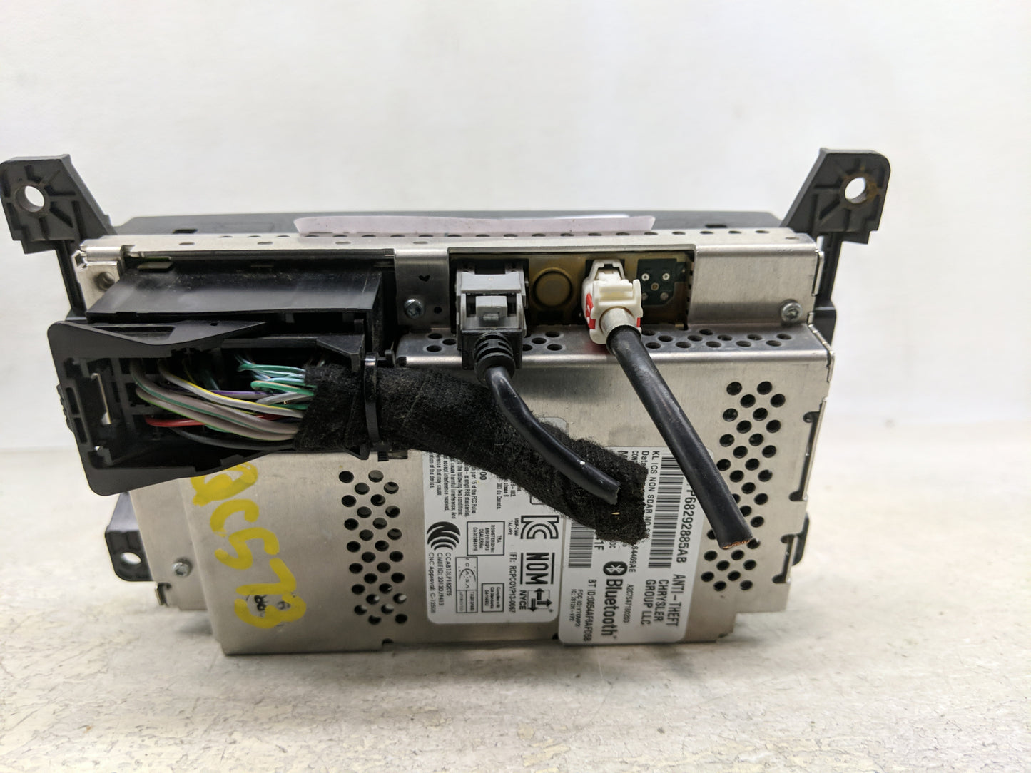 2017 Jeep Cherokee Radio AM FM Cd Player Receiver Replacement P/N:68292885AB Fits OEM Used Auto Parts - Oemusedautoparts1.co
