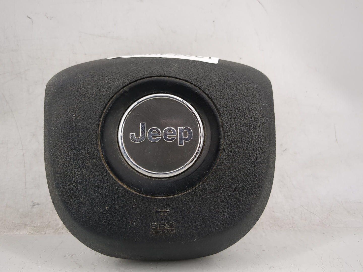 2014-2018 Jeep Cherokee Air Bag Driver Left Steering Wheel Mounted P/N:P6GF72DX9AA Fits Fits 2014 2015 2016 2017 2018 OEM Us