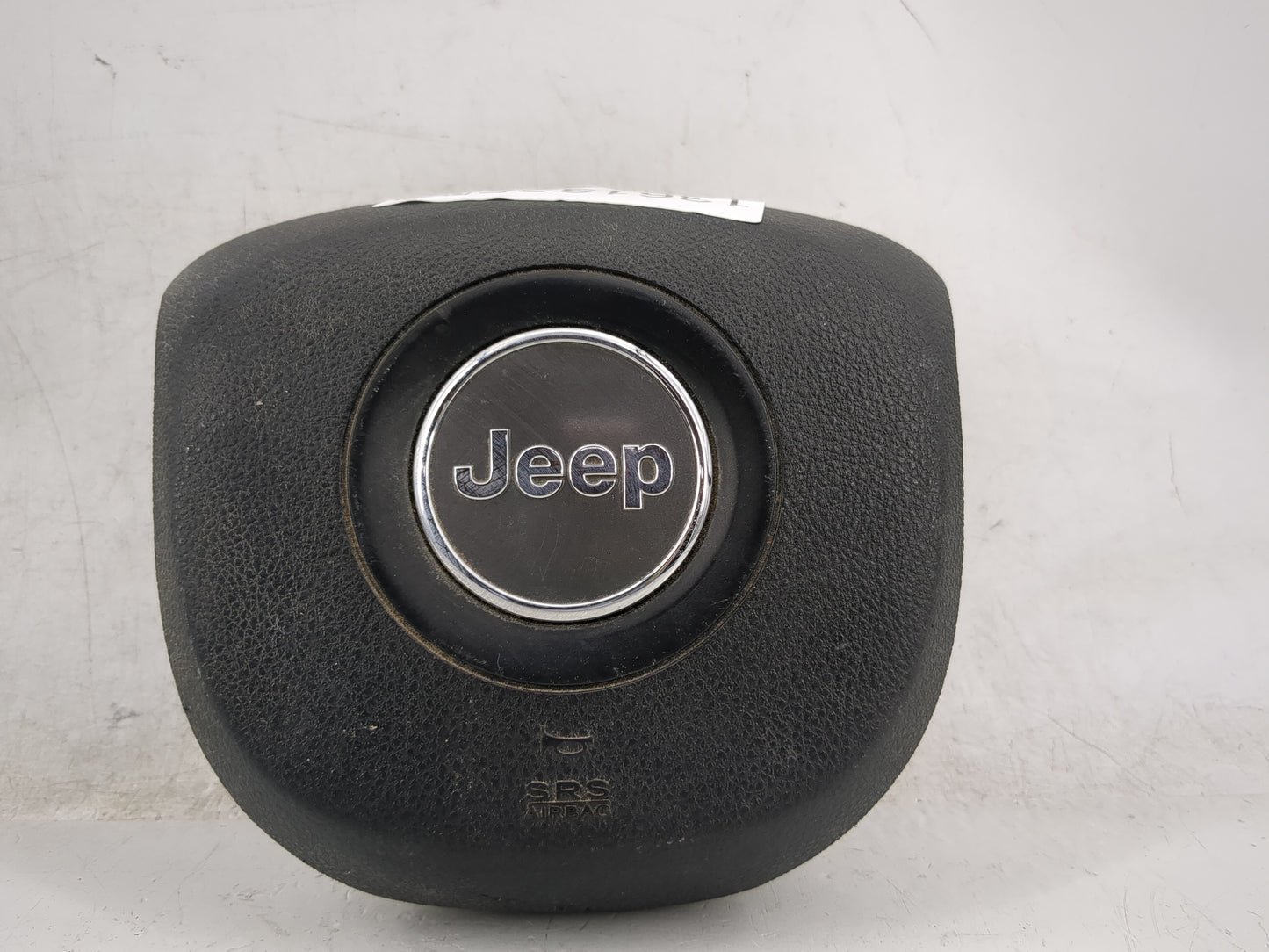 2014-2018 Jeep Cherokee Air Bag Driver Left Steering Wheel Mounted P/N:P6GF72DX9AA Fits Fits 2014 2015 2016 2017 2018 OEM Us