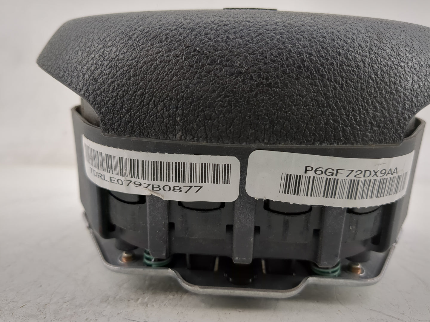 2014-2018 Jeep Cherokee Air Bag Driver Left Steering Wheel Mounted P/N:P6GF72DX9AA Fits Fits 2014 2015 2016 2017 2018 OEM Us