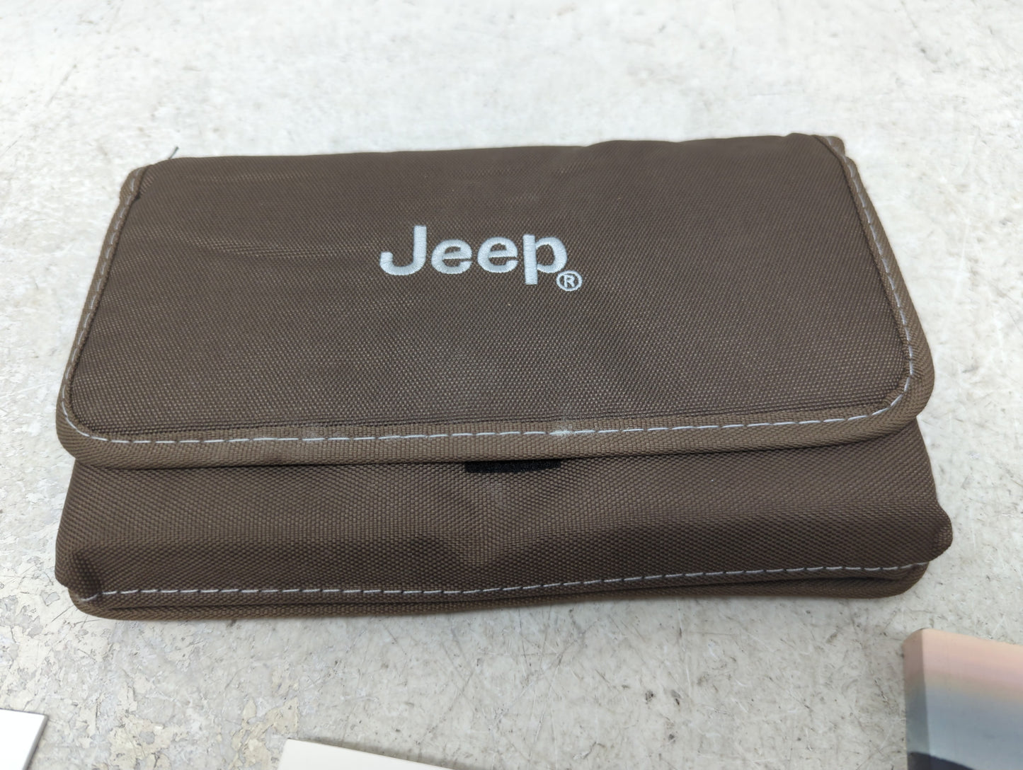 2017 Jeep Cherokee Owners Manual Book Guide P/N:17KL74-926-AA OEM Used Auto Parts - Oemusedautoparts1.com