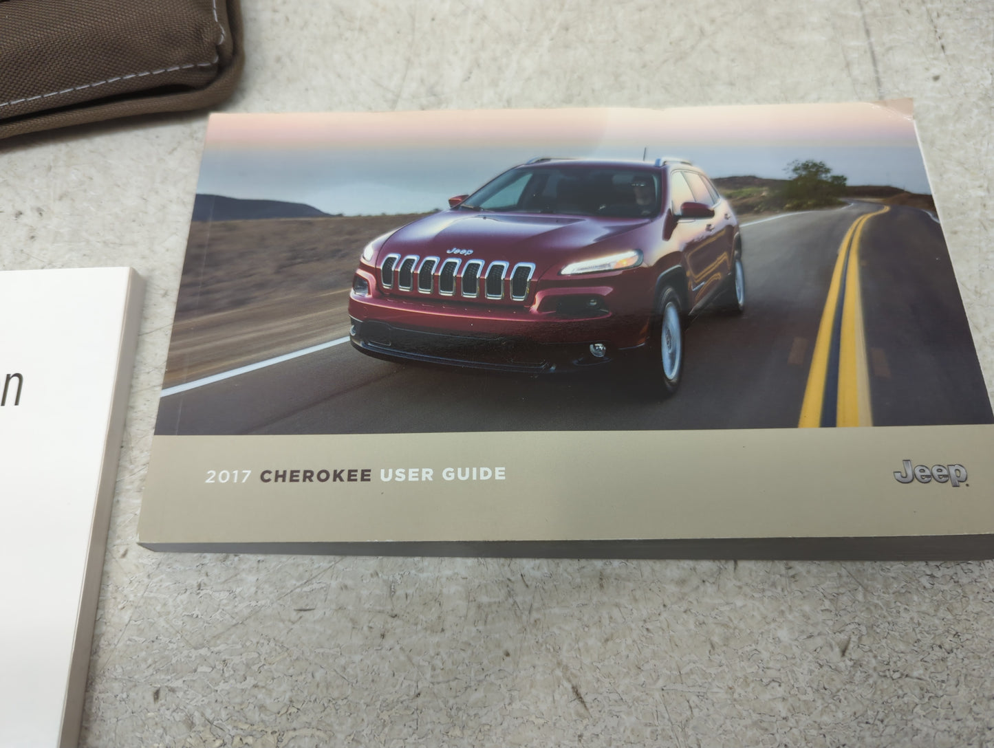 2017 Jeep Cherokee Owners Manual Book Guide P/N:17KL74-926-AA OEM Used Auto Parts - Oemusedautoparts1.com