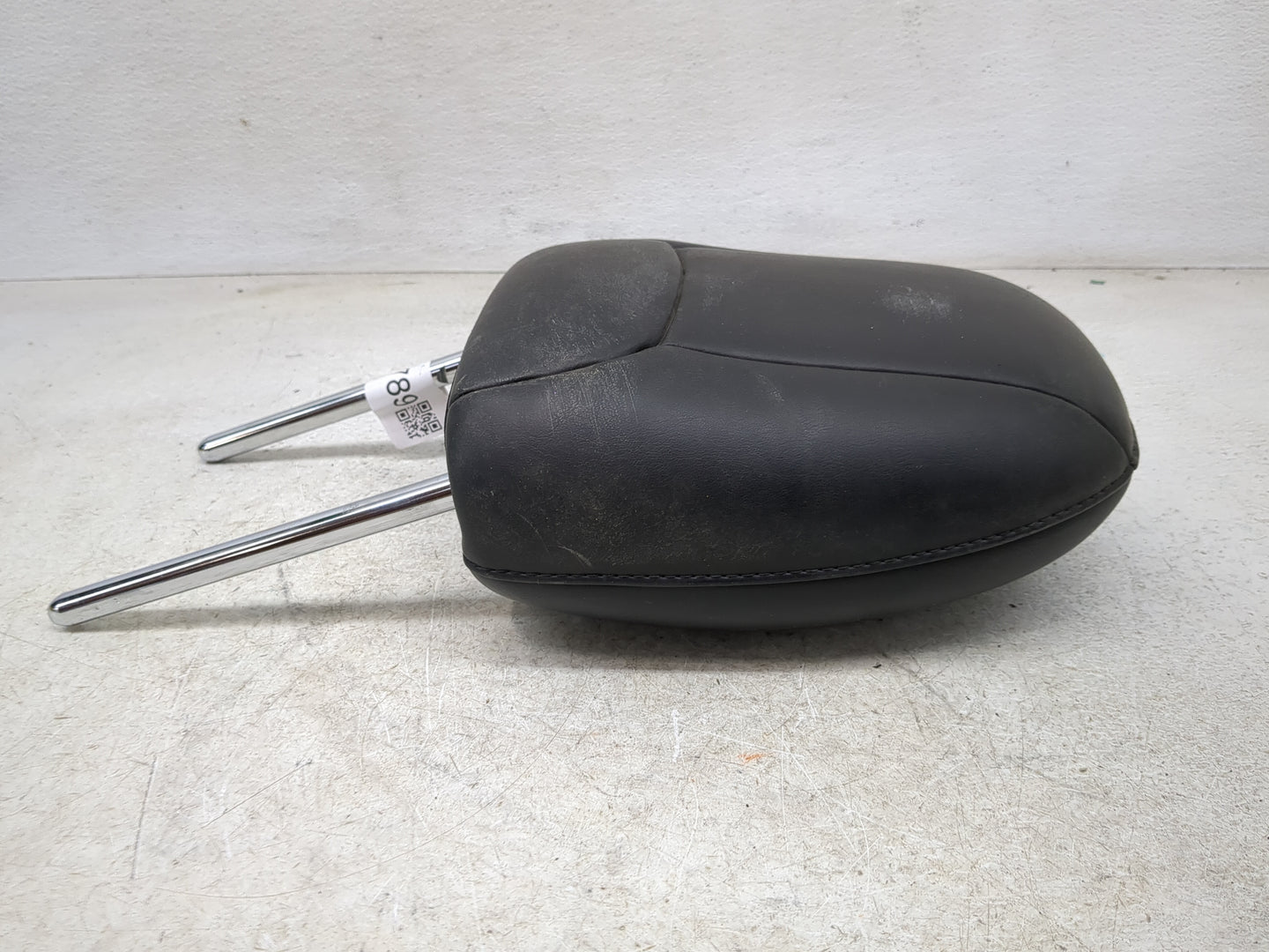 2017 Jeep Cherokee Headrest Head Rest Front Driver Seat Black - Oemusedautoparts1.com