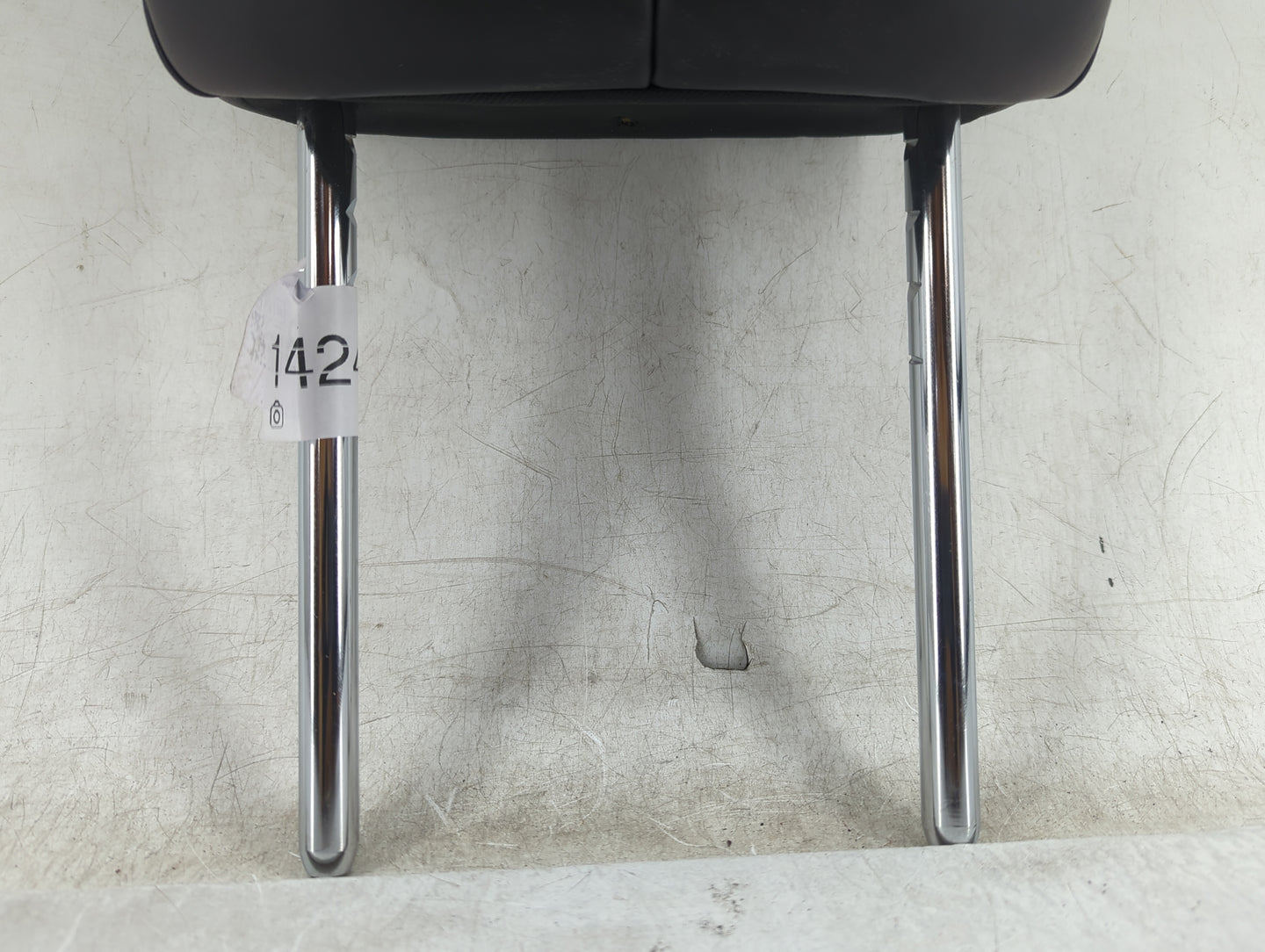 2017 Jeep Cherokee Headrest Head Rest Front Driver Passenger Seat Fits OEM Used Auto Parts - Oemusedautoparts1.com