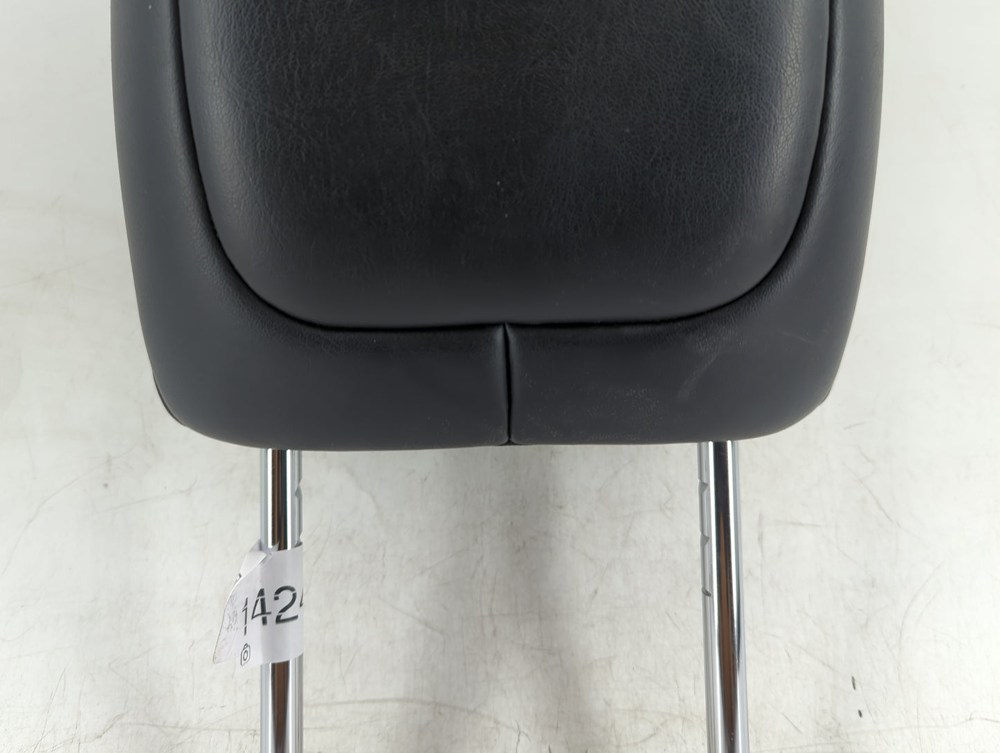 2017 Jeep Cherokee Headrest Head Rest Front Driver Passenger Seat Fits OEM Used Auto Parts - Oemusedautoparts1.com