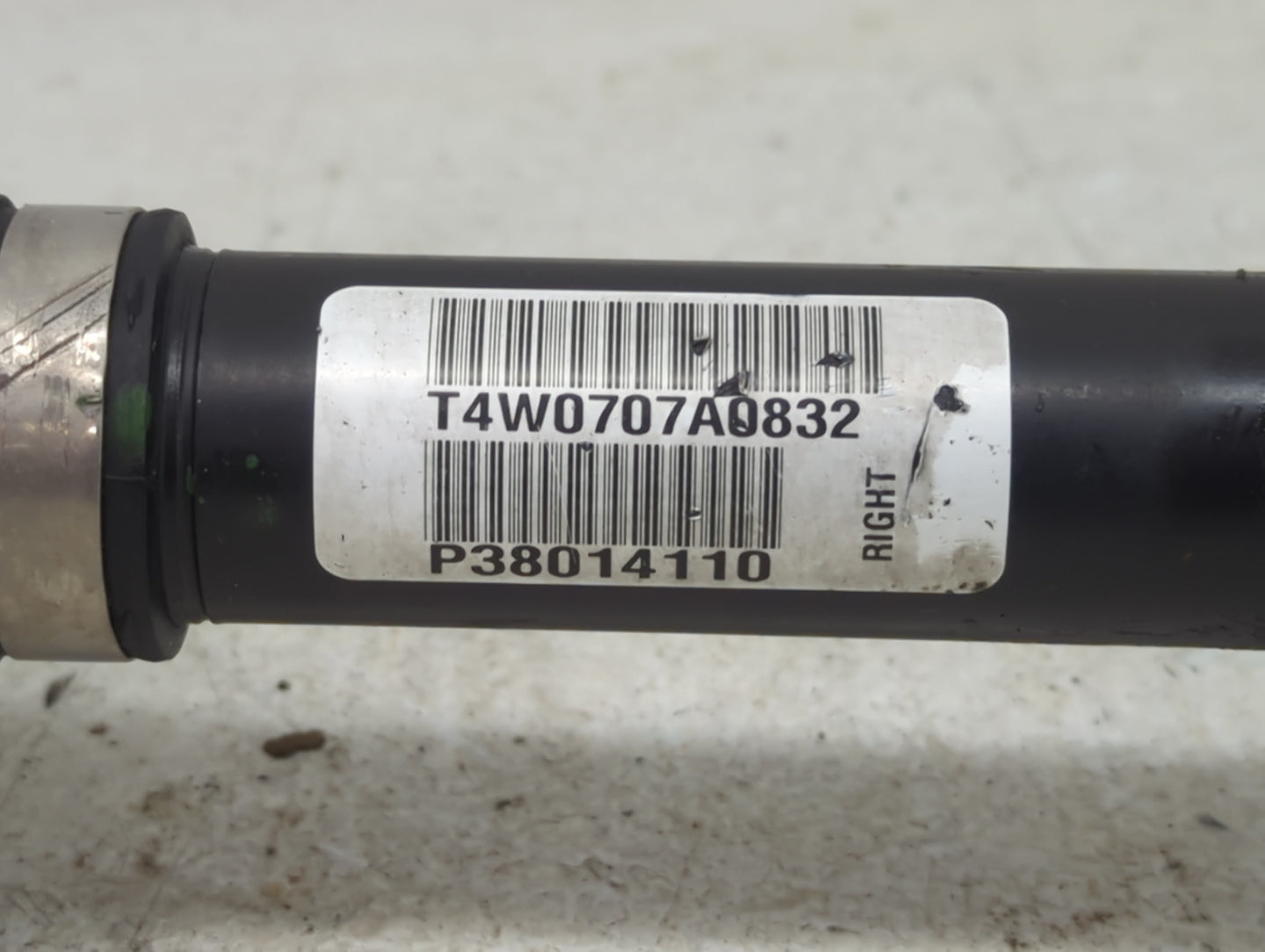 2017-2018 Jeep Cherokee Axle Shaft Front Passenger Cv C/v - Oemusedautoparts1.com