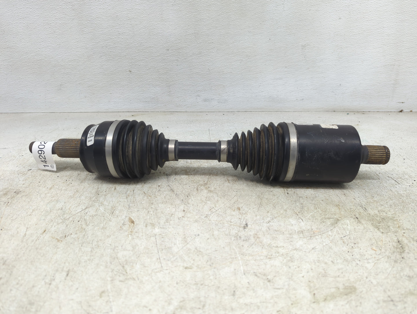 2014-2018 Jeep Cherokee Axle Shaft Rear Passenger Cv C/v - Oemusedautoparts1.com