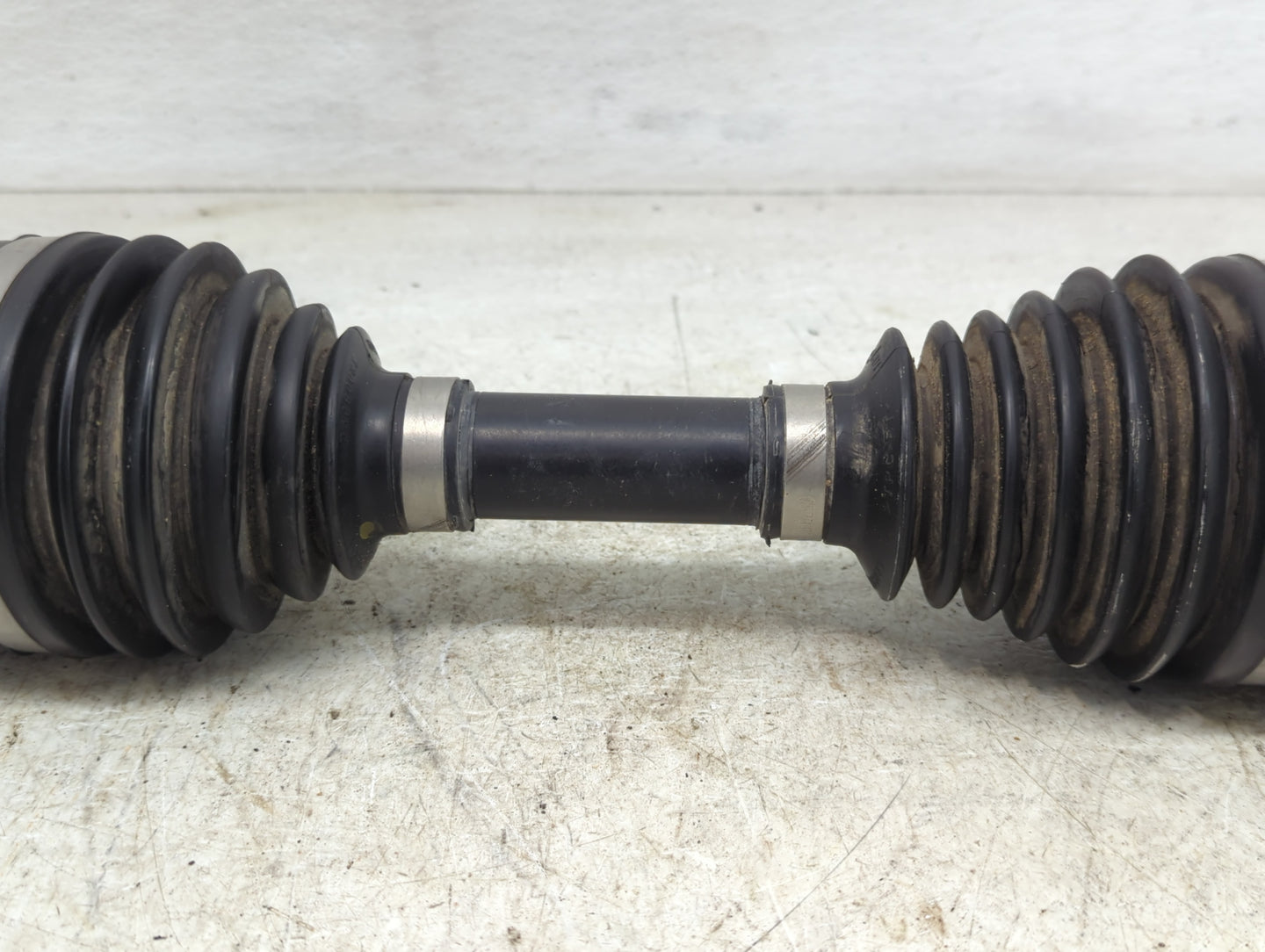 2014-2018 Jeep Cherokee Axle Shaft Rear Passenger Cv C/v - Oemusedautoparts1.com
