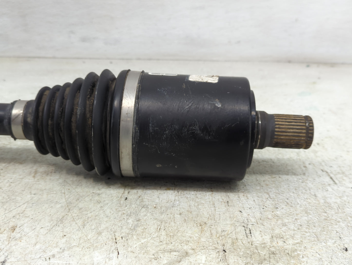2014-2018 Jeep Cherokee Axle Shaft Rear Passenger Cv C/v - Oemusedautoparts1.com