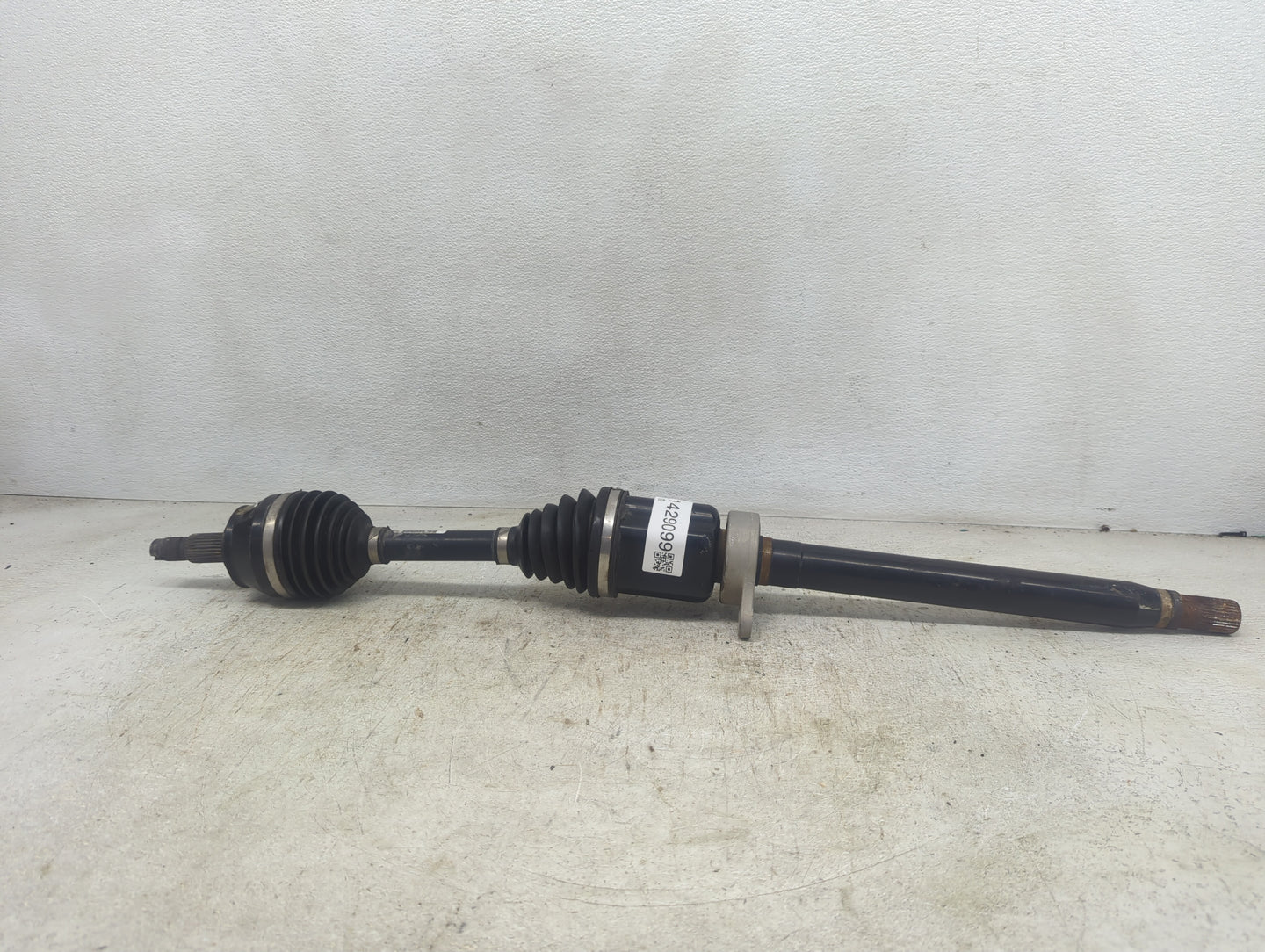 2017-2018 Jeep Cherokee Axle Shaft Front Passenger Cv C/v - Oemusedautoparts1.com