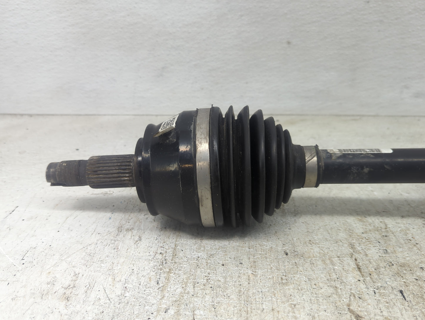 2017-2018 Jeep Cherokee Axle Shaft Front Passenger Cv C/v - Oemusedautoparts1.com