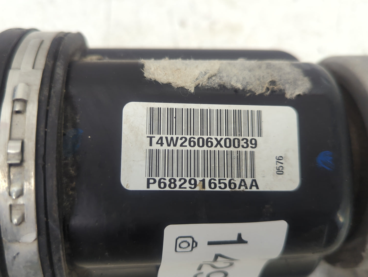2017-2018 Jeep Cherokee Axle Shaft Front Passenger Cv C/v - Oemusedautoparts1.com