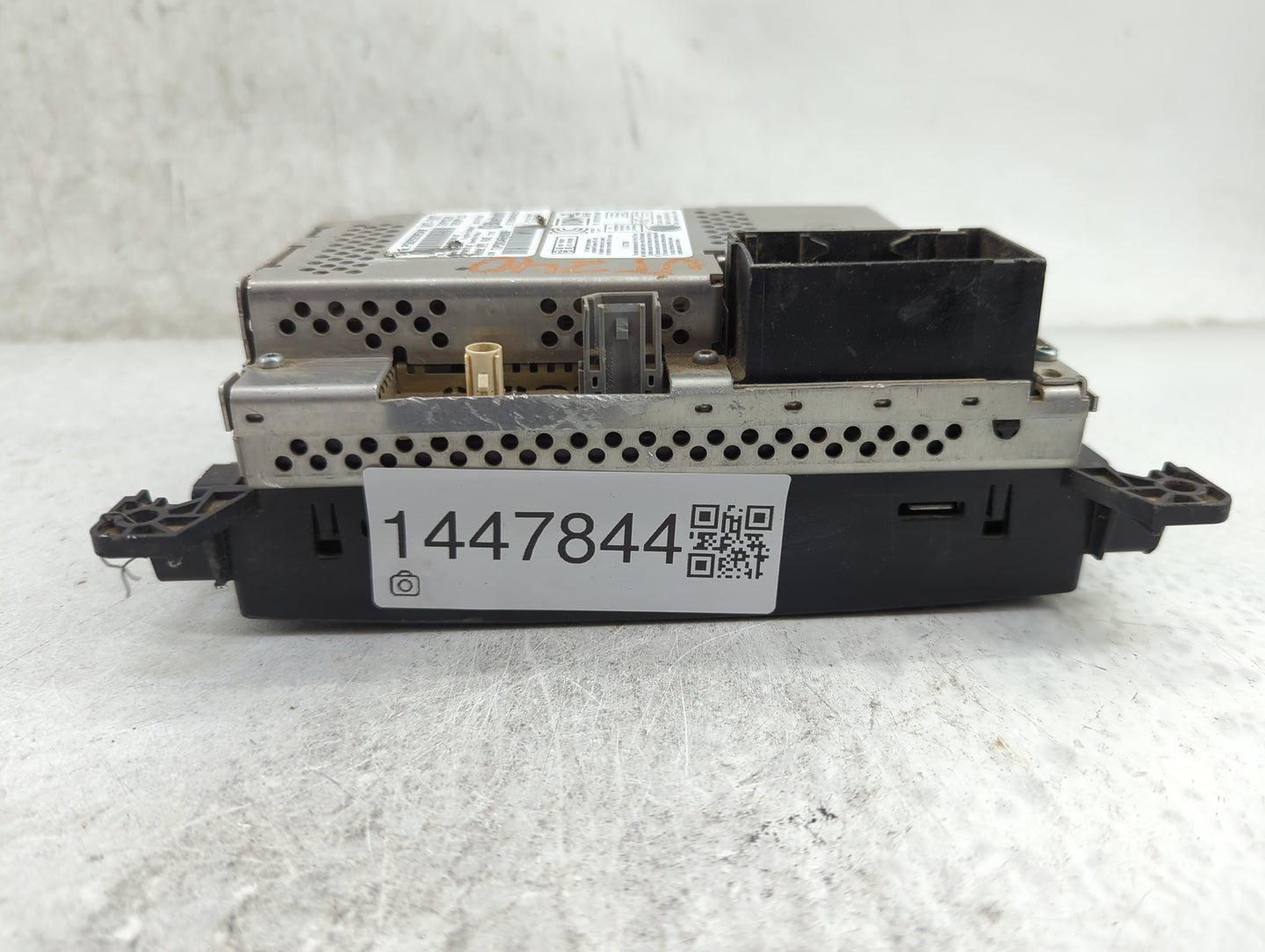 2017 Jeep Cherokee Radio AM FM Cd Player Receiver Replacement P/N:P68292885AB VP2, Y7OVP2, 7812H-VP2 Fits OEM Used Auto Part