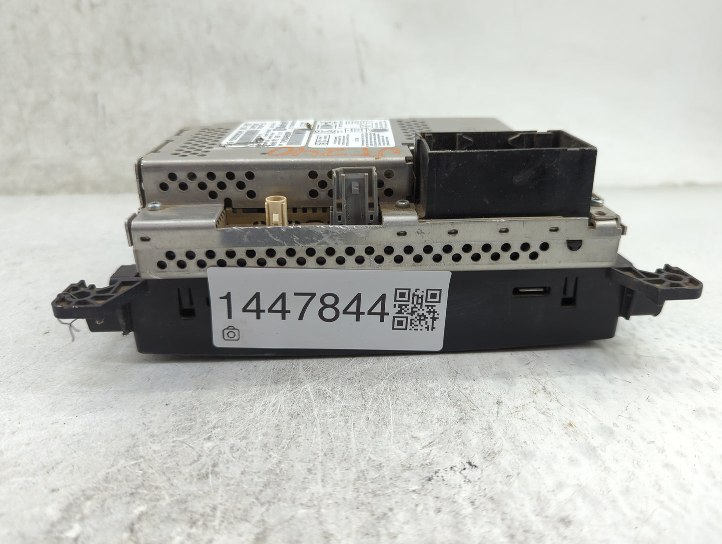 2017 Jeep Cherokee Radio AM FM Cd Player Receiver Replacement P/N:P68292885AB VP2, Y7OVP2, 7812H-VP2 Fits OEM Used Auto Part