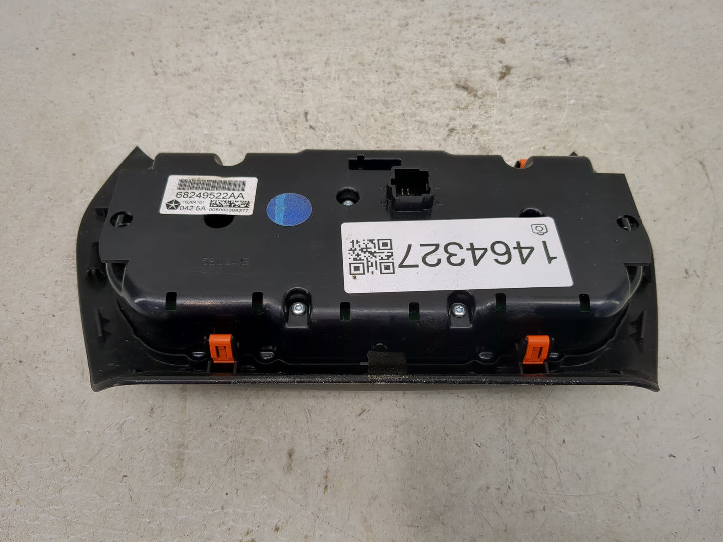 2015-2018 Jeep Cherokee Climate Control Module Temperature AC/Heater Replacement P/N:68249522AA 68293527AC Fits OEM Used Aut