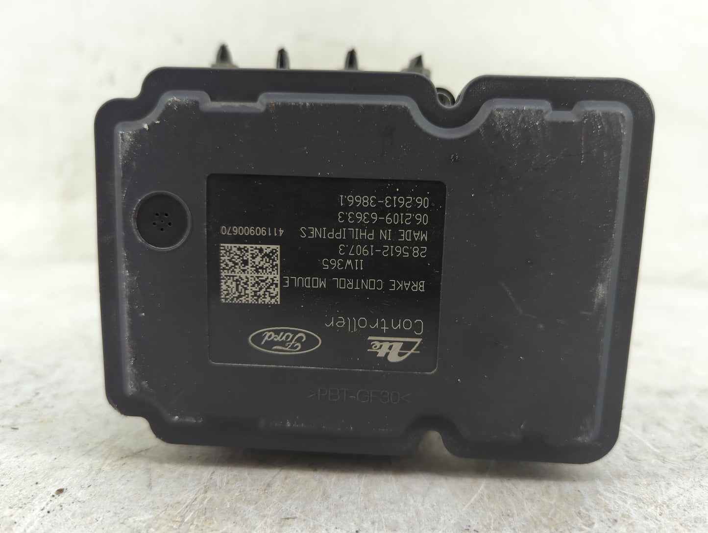 2017 Jeep Cherokee ABS Pump Control Module Replacement P/N:BFD2-437AZ 28.5612-1907.3, 06.2109-6363.3, 06.2613-3866.1 Fits OE