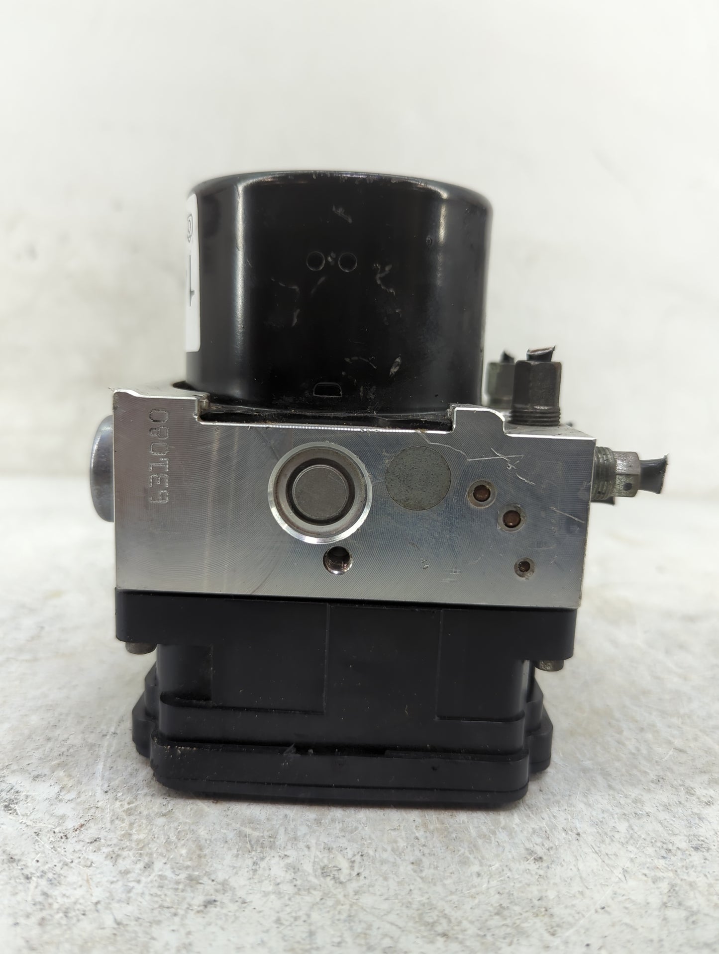 2017 Jeep Cherokee ABS Pump Control Module Replacement P/N:BFD2-437AZ 28.5612-1907.3, 06.2109-6363.3, 06.2613-3866.1 Fits OE