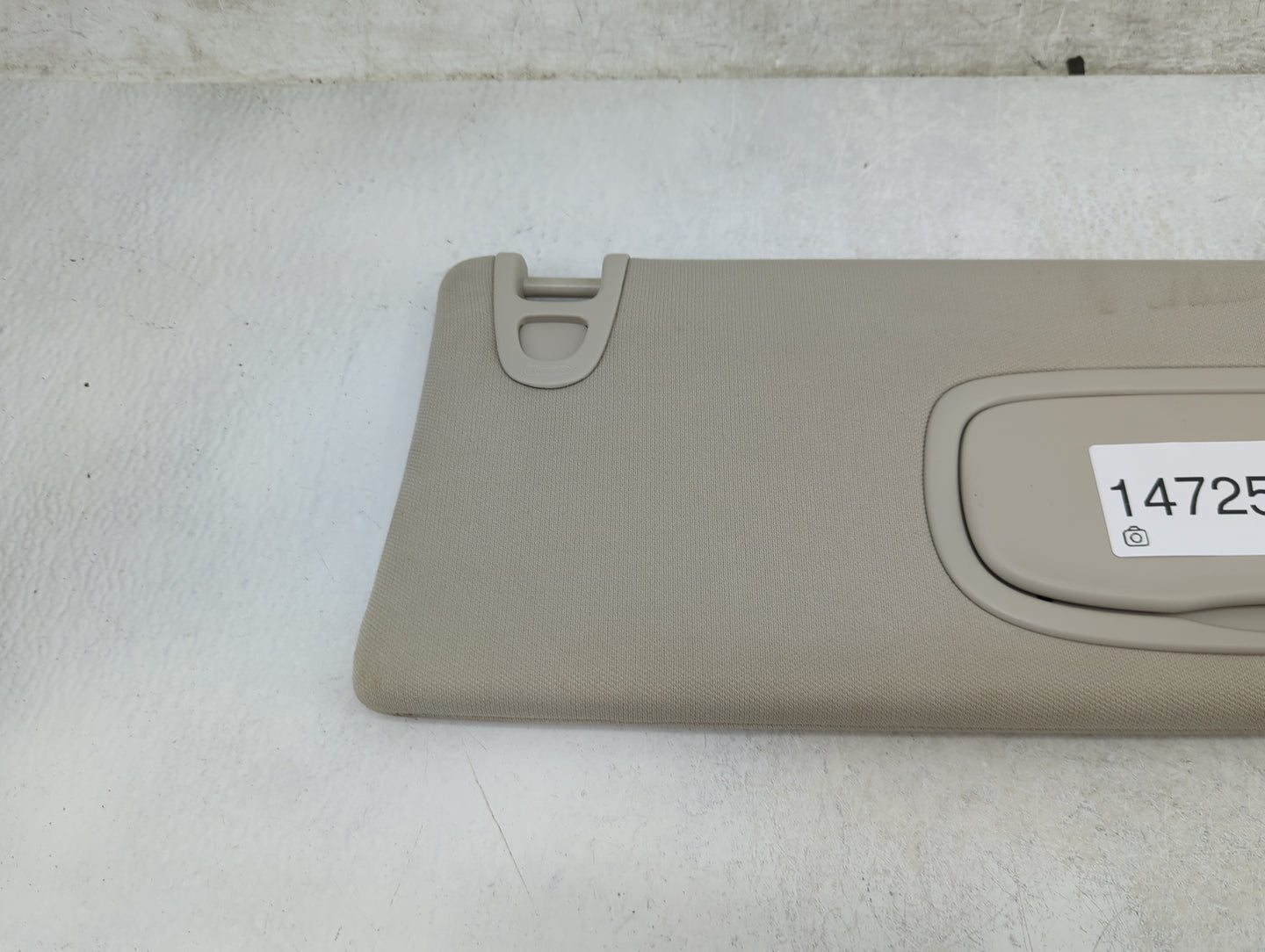 2014-2018 Jeep Cherokee Sun Visor Shade Replacement Passenger Right Mirror Fits Fits 2014 2015 2016 2017 2018 OEM Used Auto 