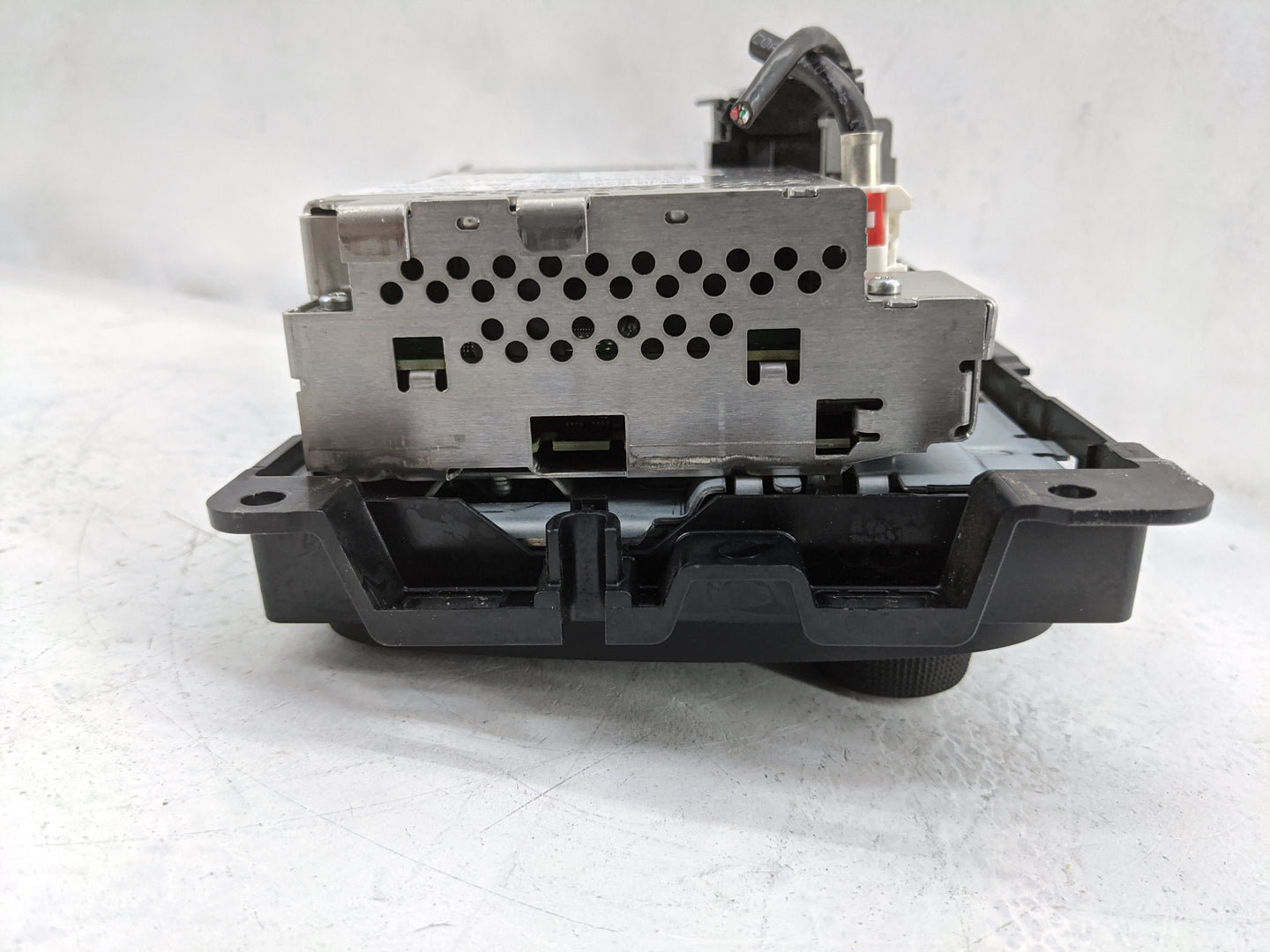 2017 Jeep Cherokee Radio AM FM Cd Player Receiver Replacement P/N:P68306938AB VP2 Fits OEM Used Auto Parts - Oemusedautopart