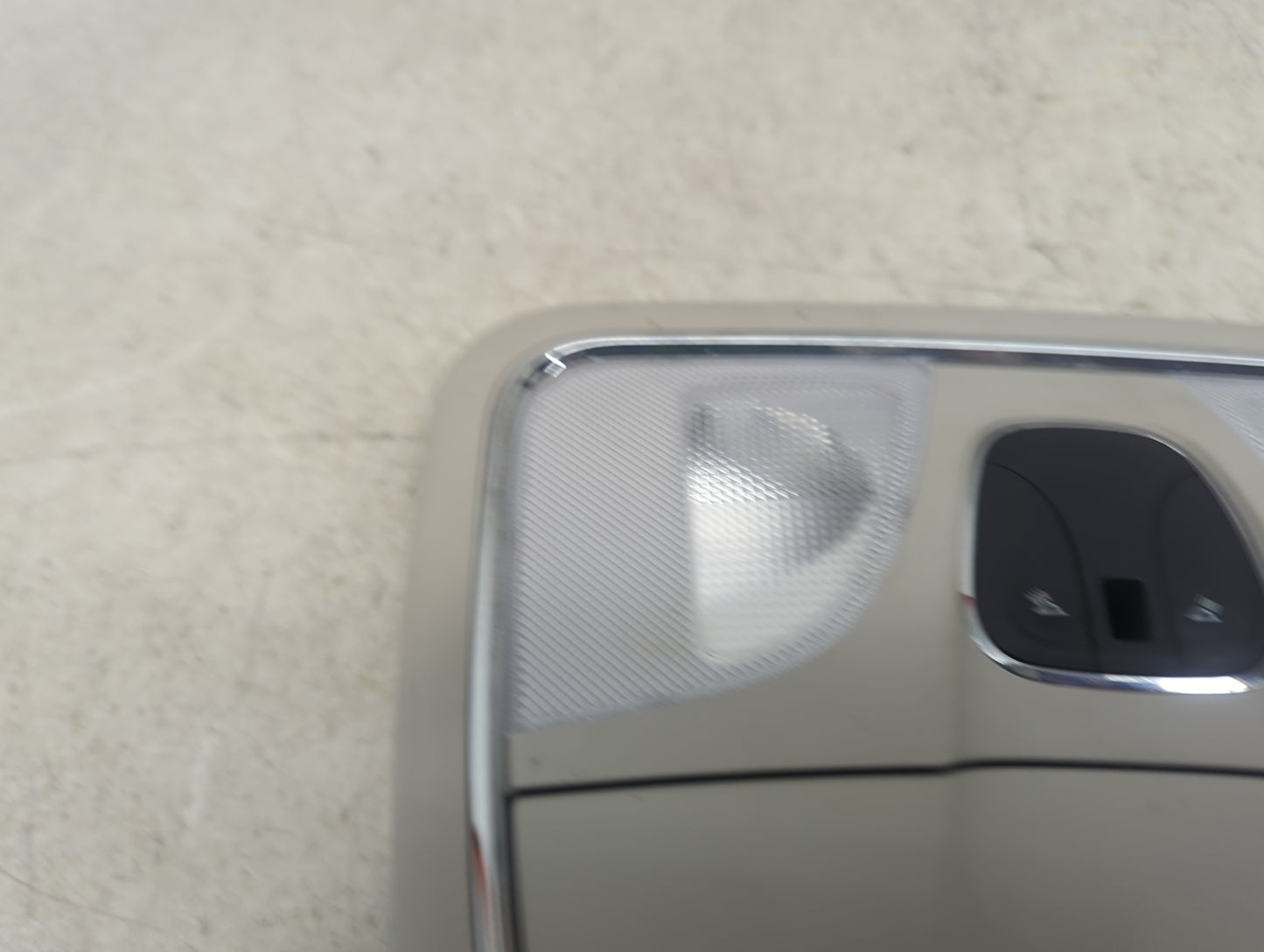 2017 Jeep Cherokee Overhead Roof Console Tan - Oemusedautoparts1.com