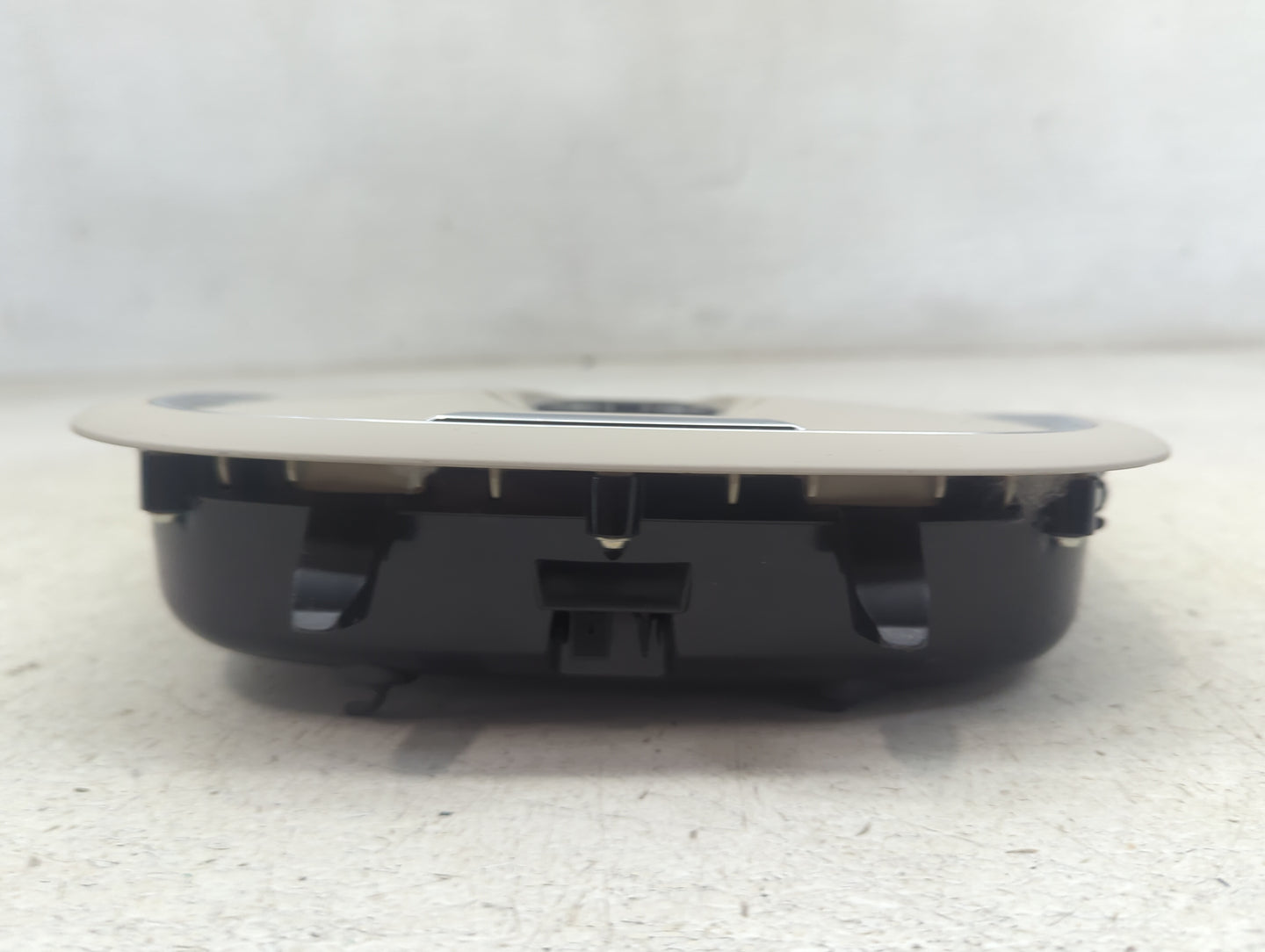 2017 Jeep Cherokee Overhead Roof Console Tan - Oemusedautoparts1.com