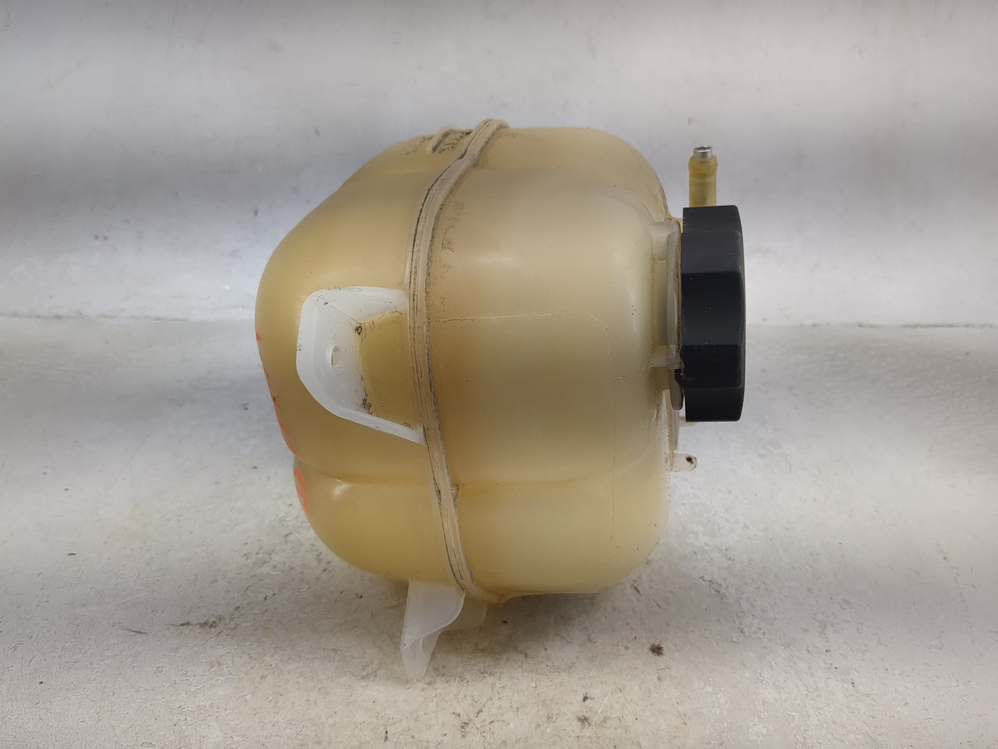 2014-2018 Jeep Cherokee Radiator Coolant Overflow Expansion Tank Bottle 1494298 - Oemusedautoparts1.com