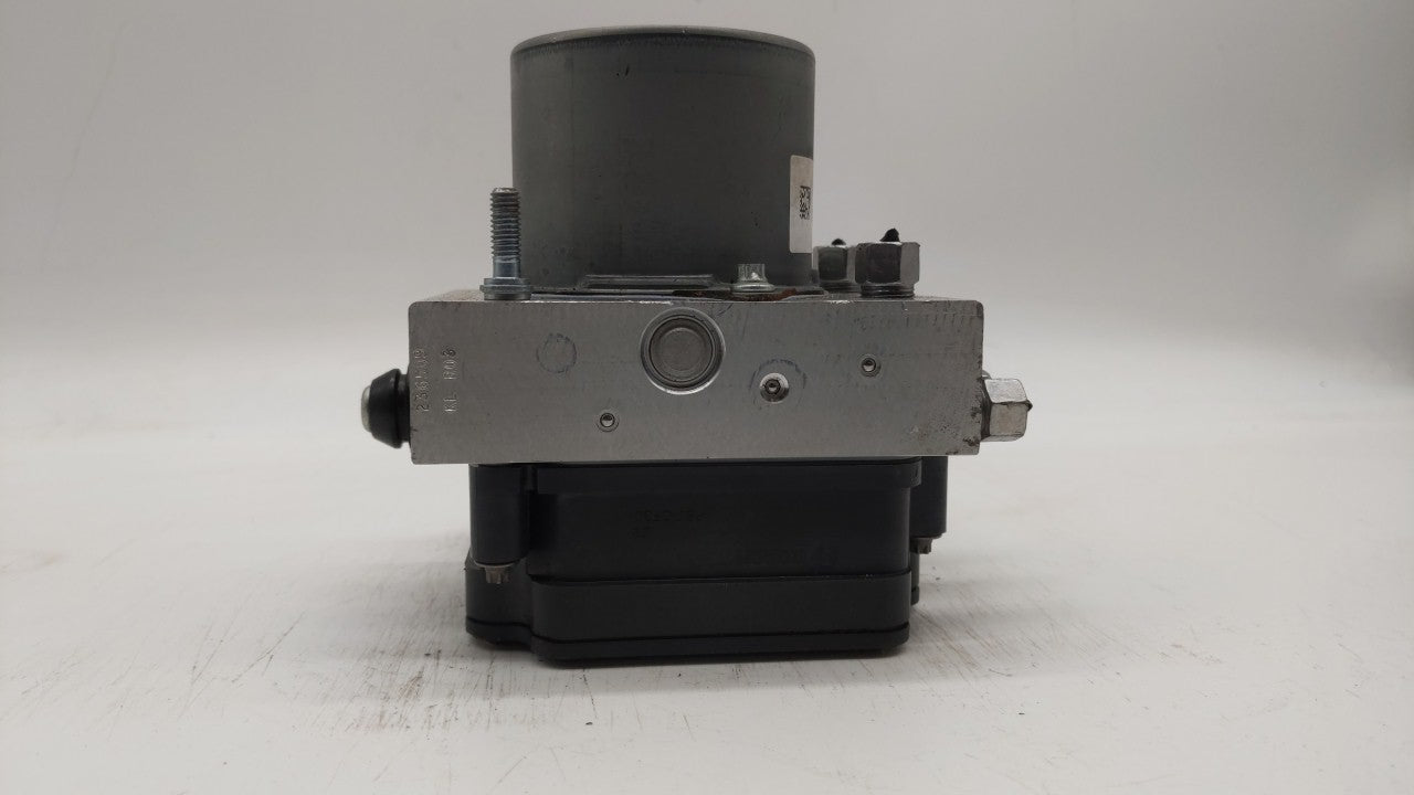 2017 Jeep Cherokee ABS Pump Control Module Replacement P/N:P68293541AB Fits OEM Used Auto Parts - Oemusedautoparts1.com