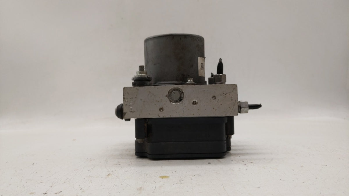 2017 Jeep Cherokee Anti-Lock Brake ABS Pump Module Actuator OEM P/N:P68293541AB Fits OEM Used Auto Parts - Oemusedautoparts1